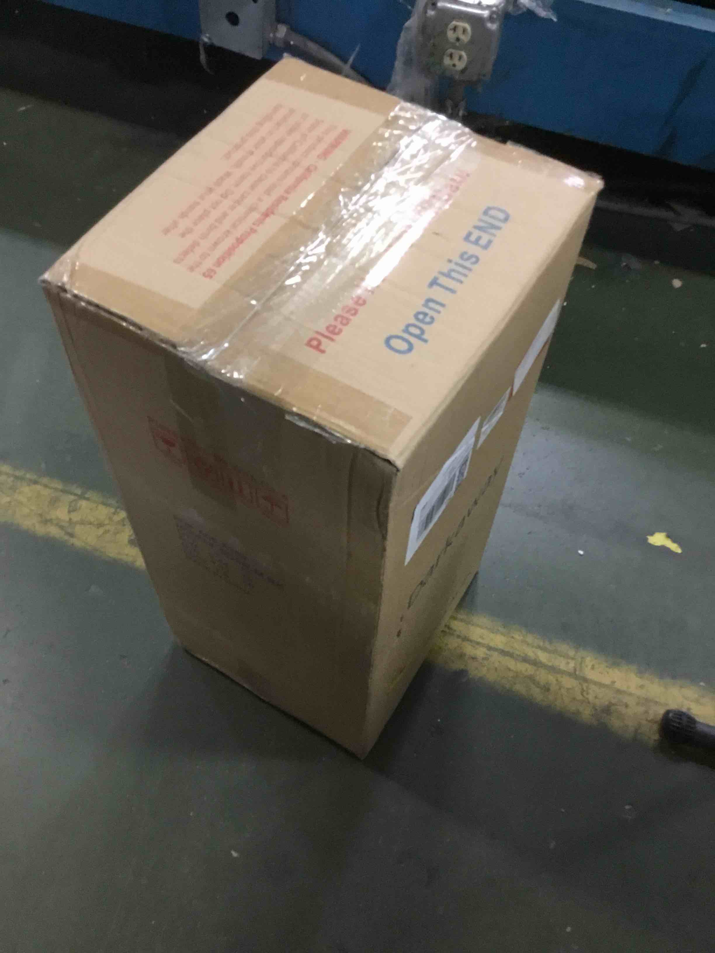 https://s3.amazonaws.com/lotting-images-prod/bidfta/BLU4957594_1695672502253.jpeg