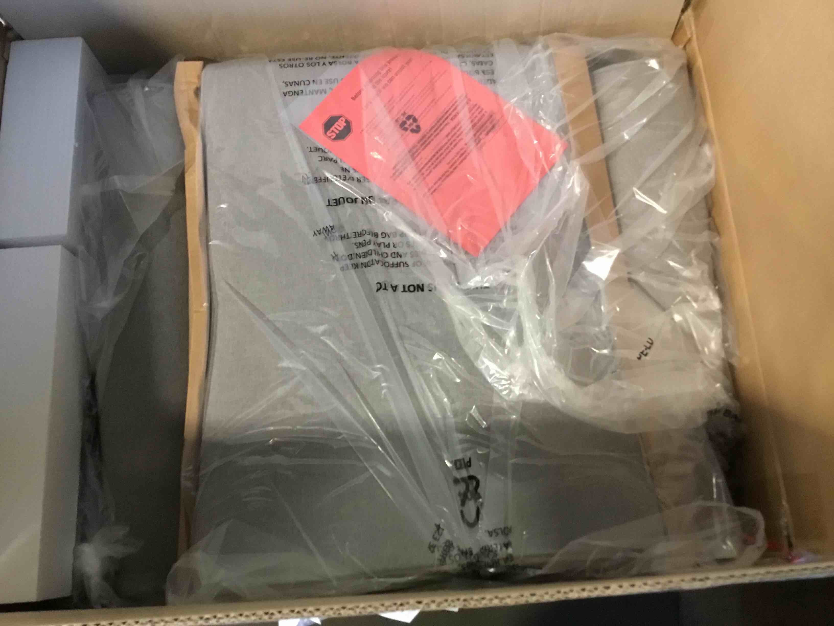 https://s3.amazonaws.com/lotting-images-prod/bidfta/BLU4958198_1694605087891.jpeg
