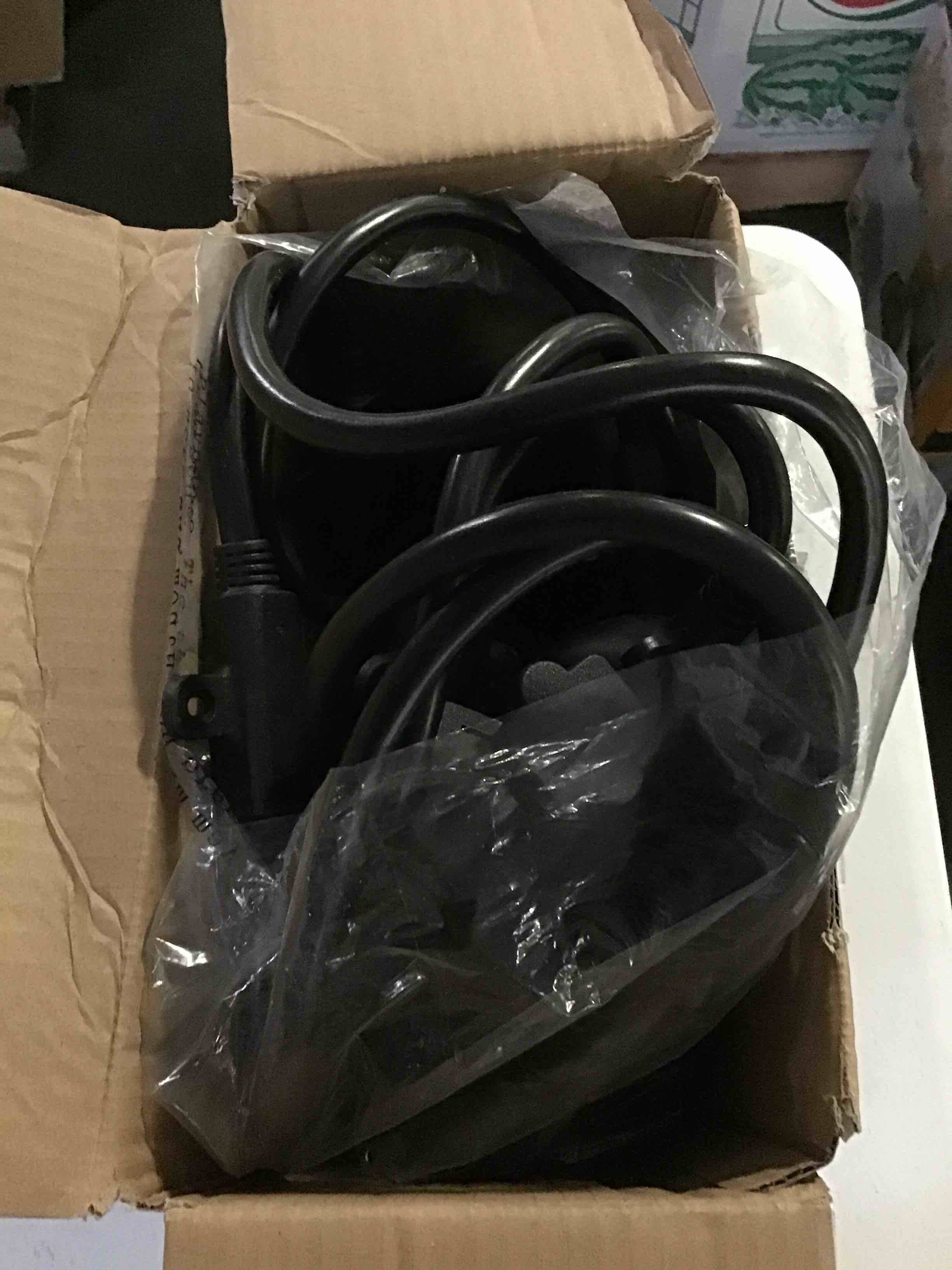 https://s3.amazonaws.com/lotting-images-prod/bidfta/BLU4963906_1696508408292.jpeg