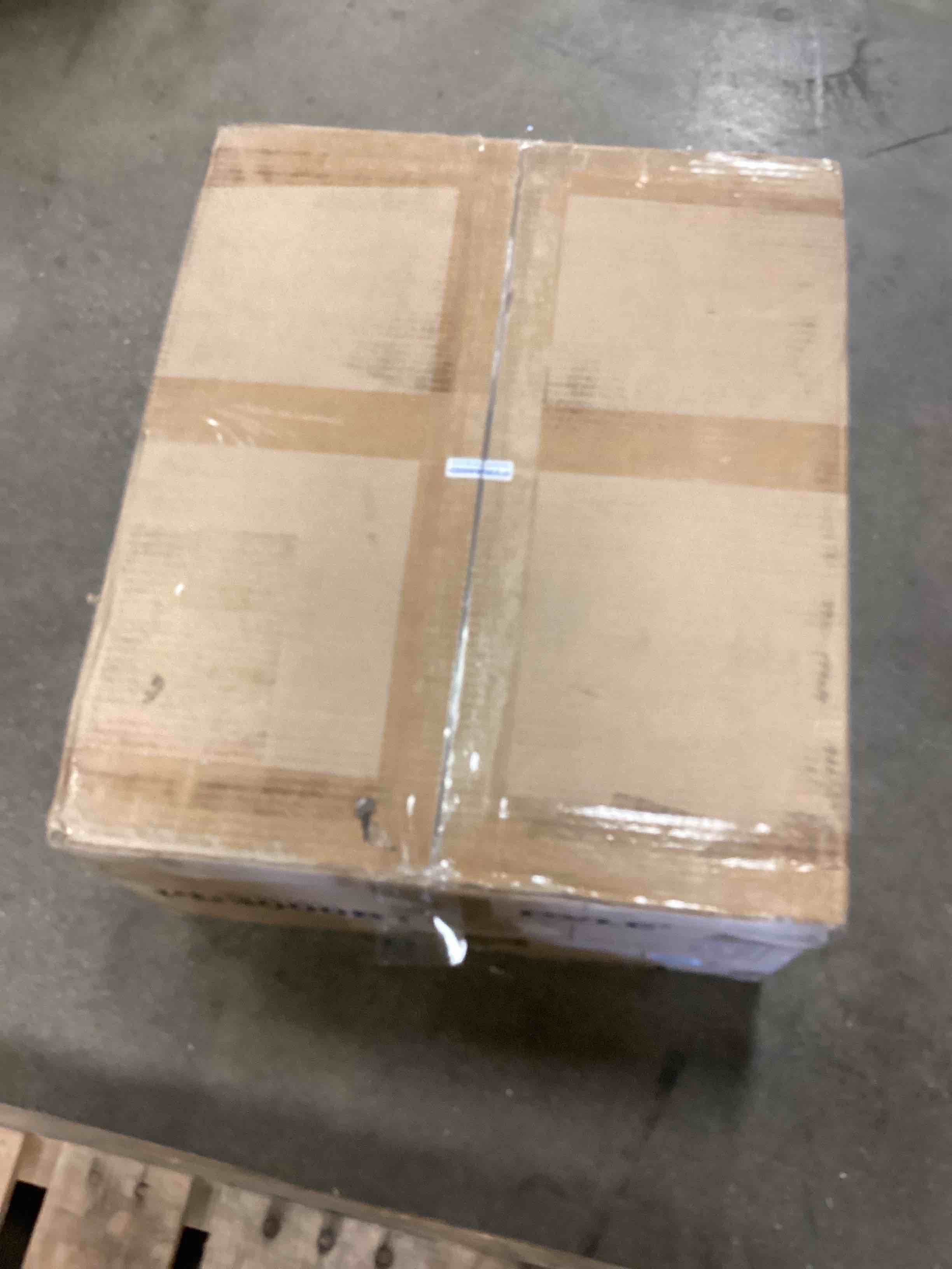https://s3.amazonaws.com/lotting-images-prod/bidfta/BLU4964868_1690222333195.jpeg