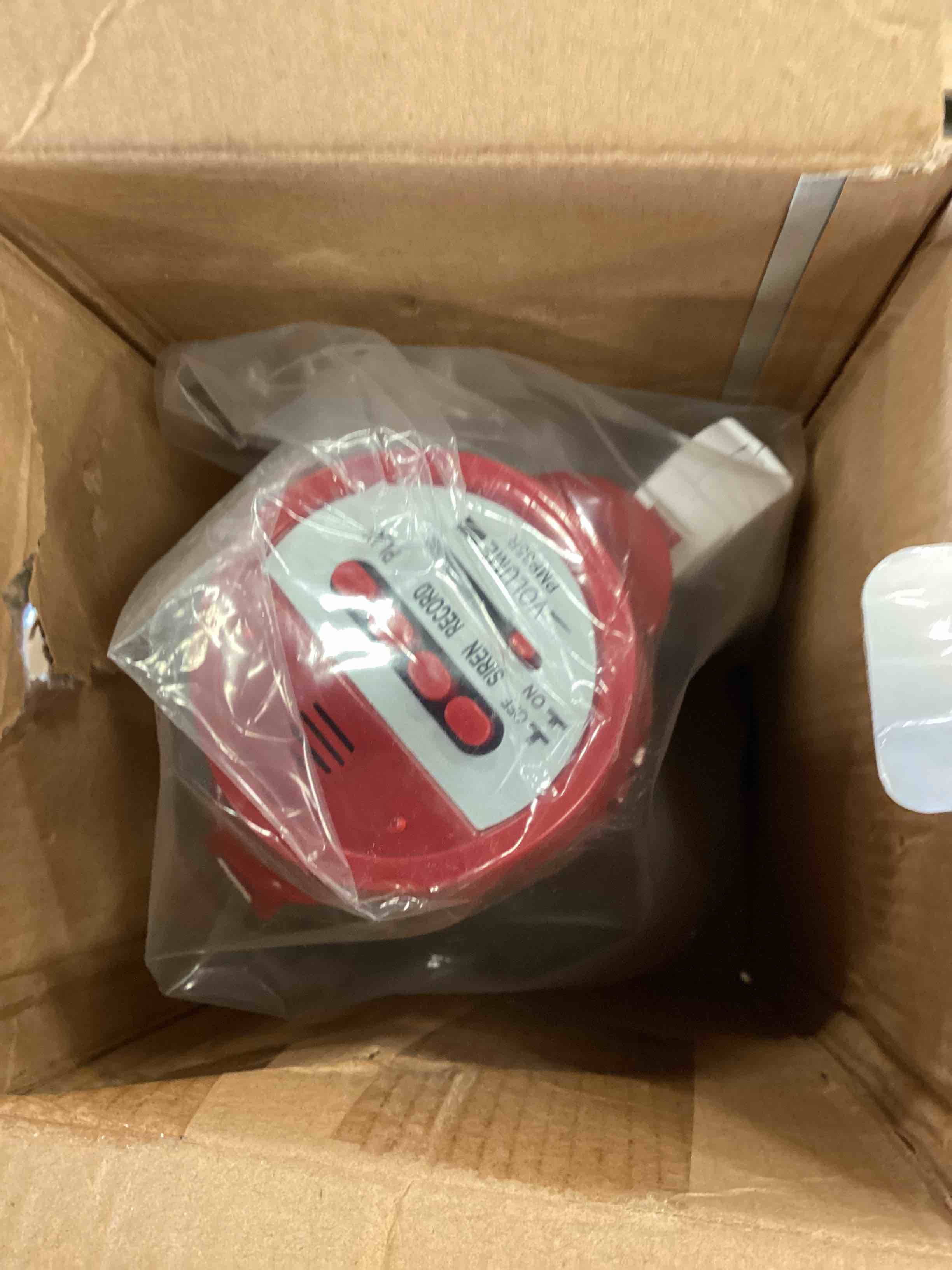https://s3.amazonaws.com/lotting-images-prod/bidfta/BLU4964873_1690224148941.jpeg