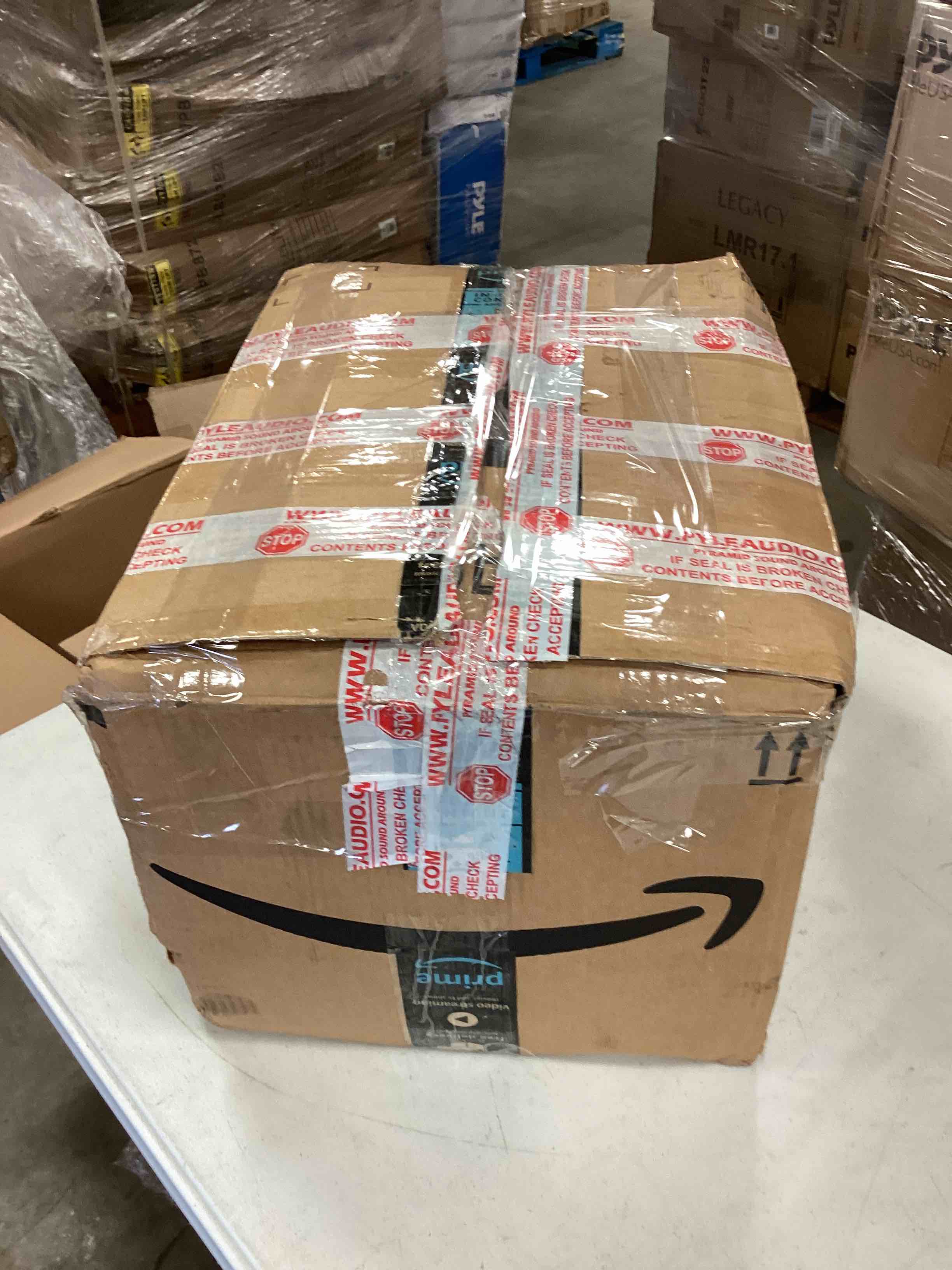 https://s3.amazonaws.com/lotting-images-prod/bidfta/BLU4964887_1690229964222.jpeg