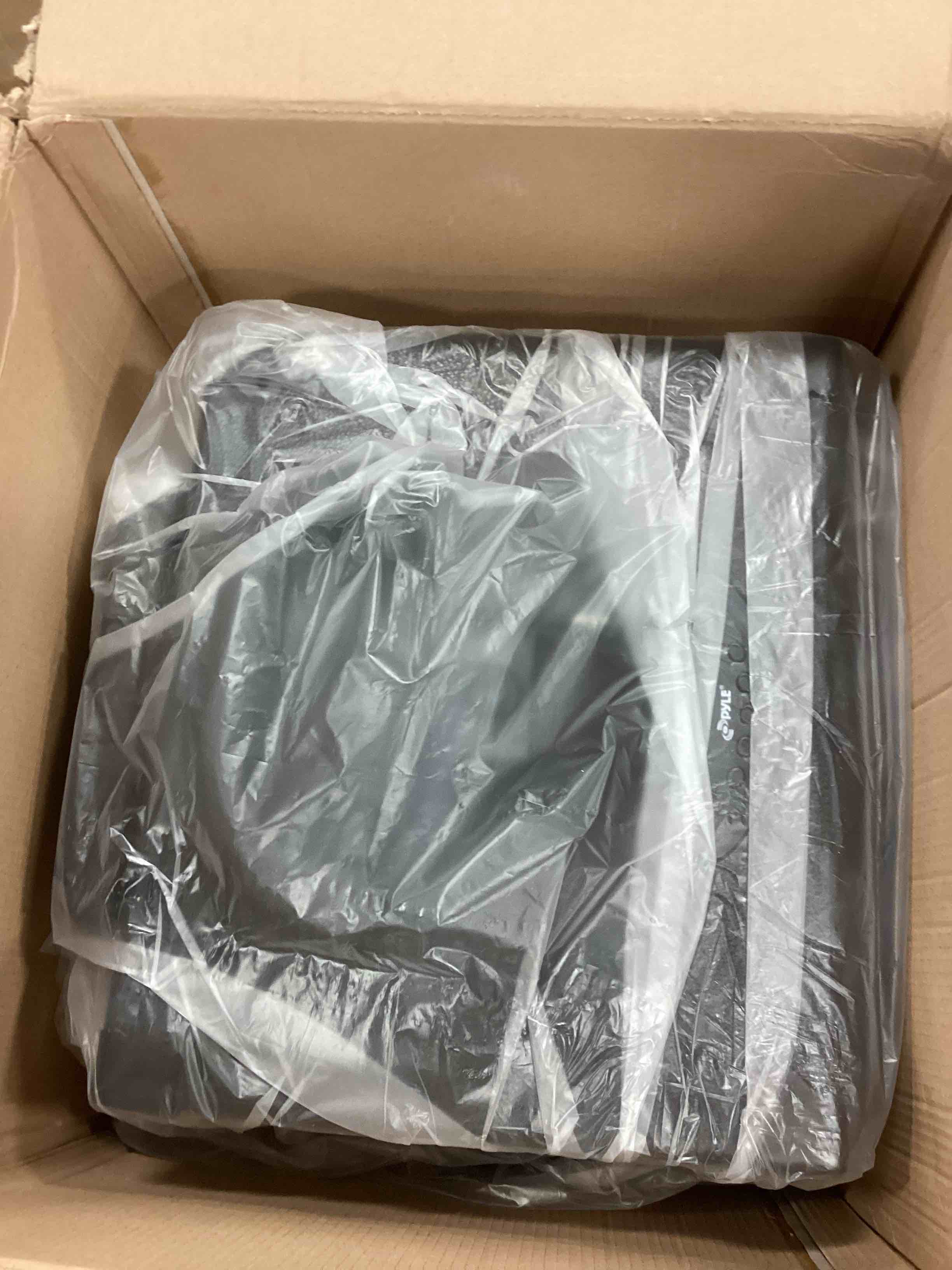https://s3.amazonaws.com/lotting-images-prod/bidfta/BLU4964890_1690288140635.jpeg