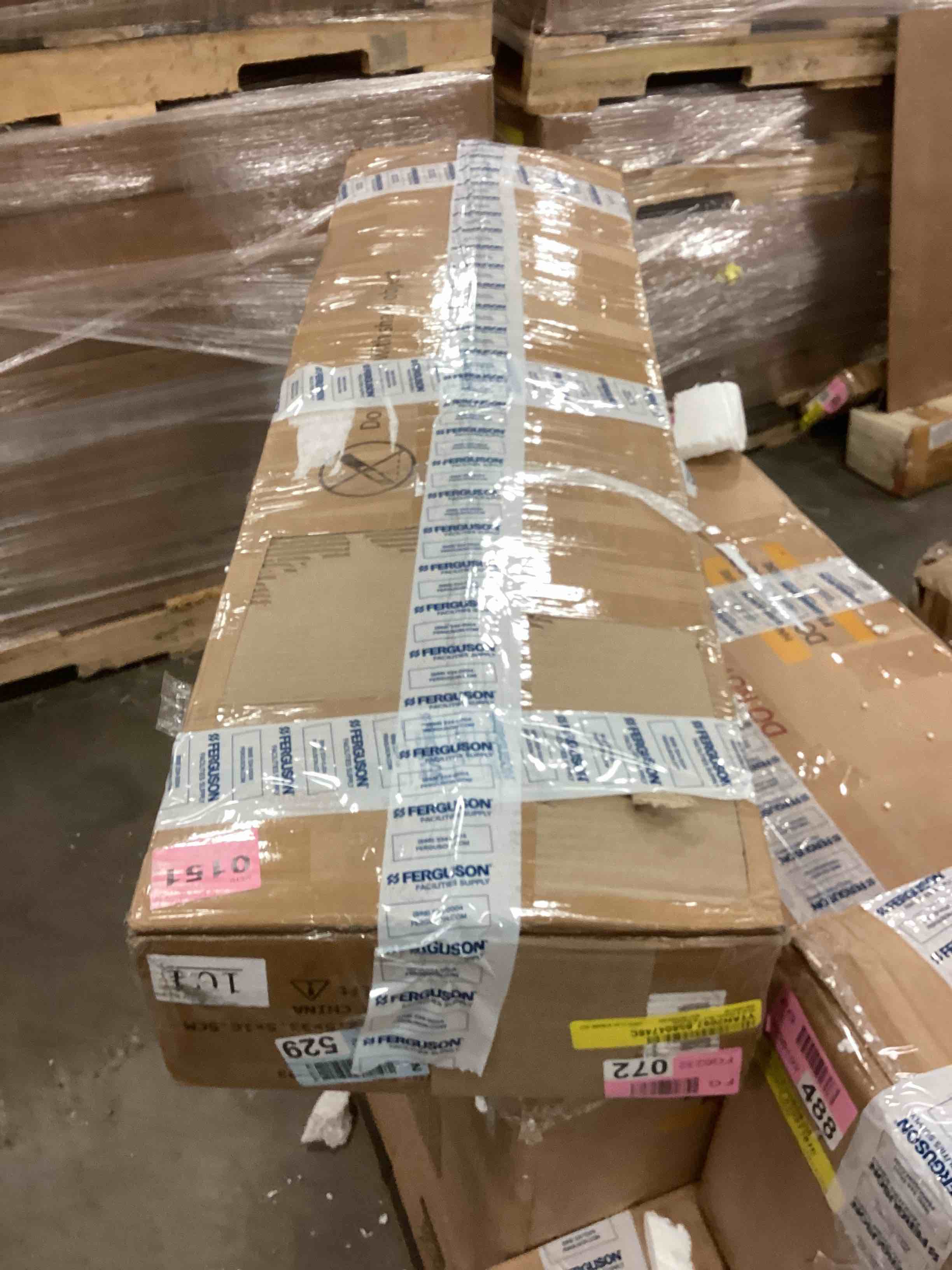https://s3.amazonaws.com/lotting-images-prod/bidfta/BLU4974260_1702573447447.jpeg