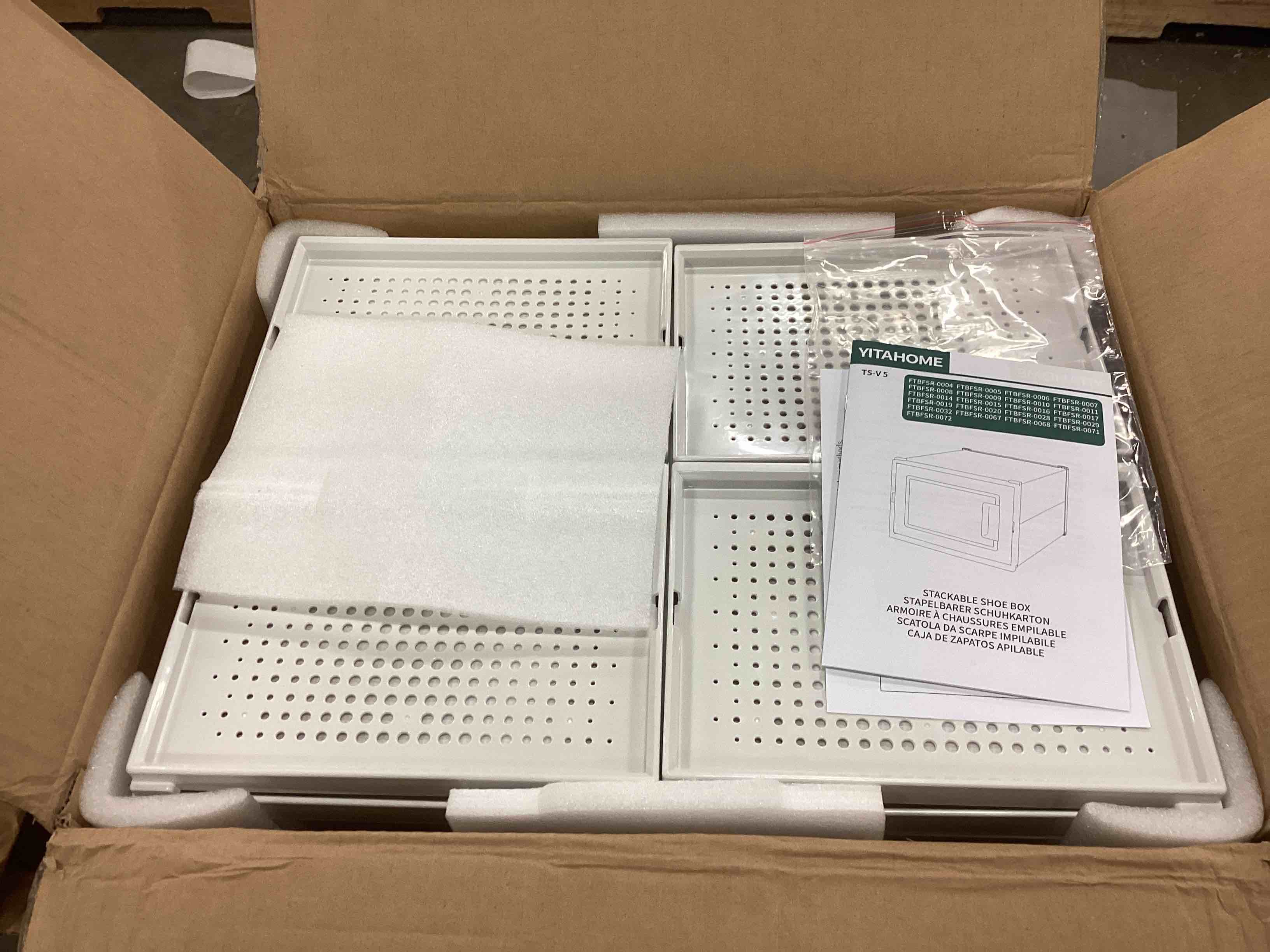 https://s3.amazonaws.com/lotting-images-prod/bidfta/BLU4974270_1702582753824.jpeg