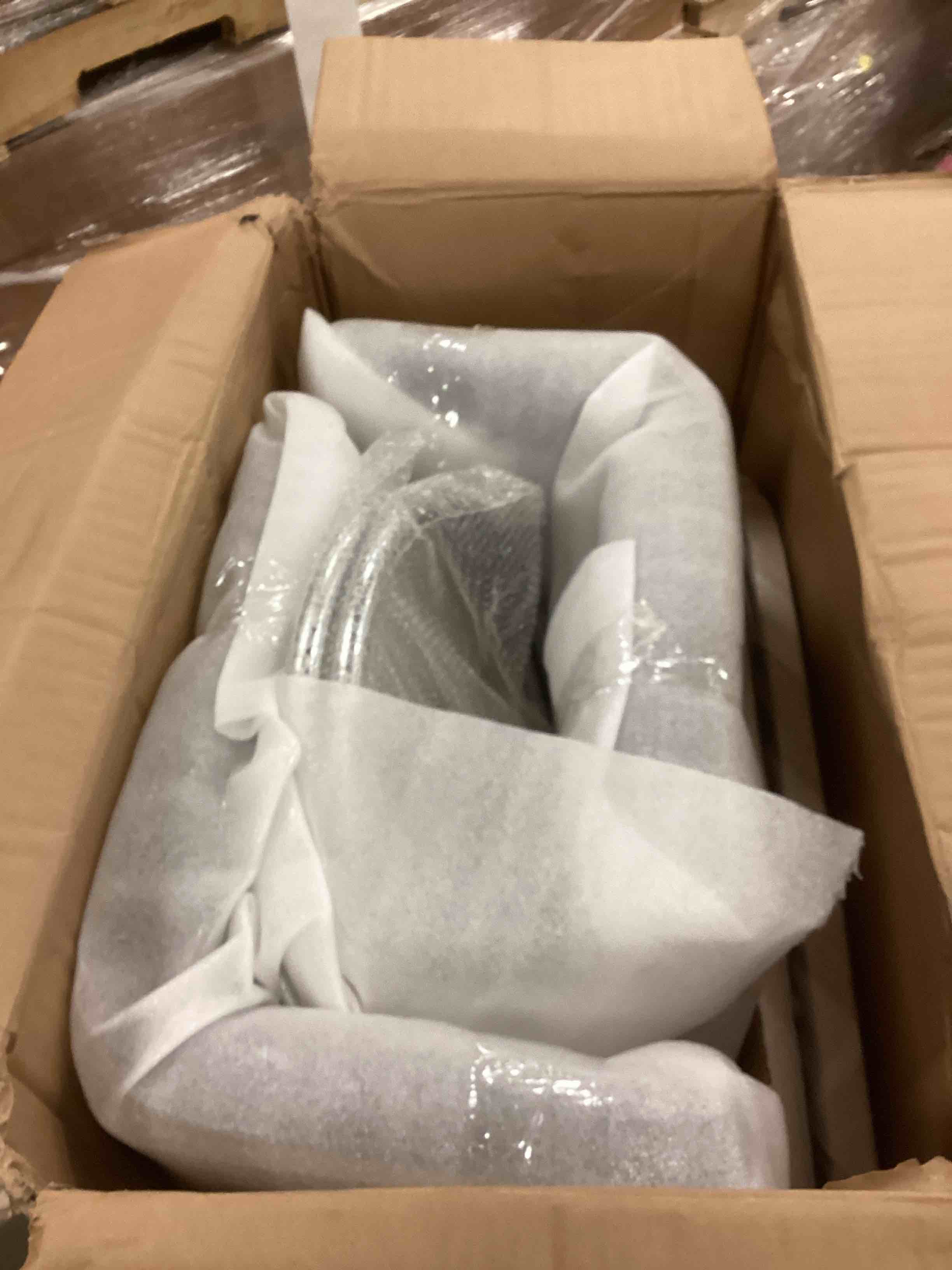 https://s3.amazonaws.com/lotting-images-prod/bidfta/BLU4974273_1702583849947.jpeg