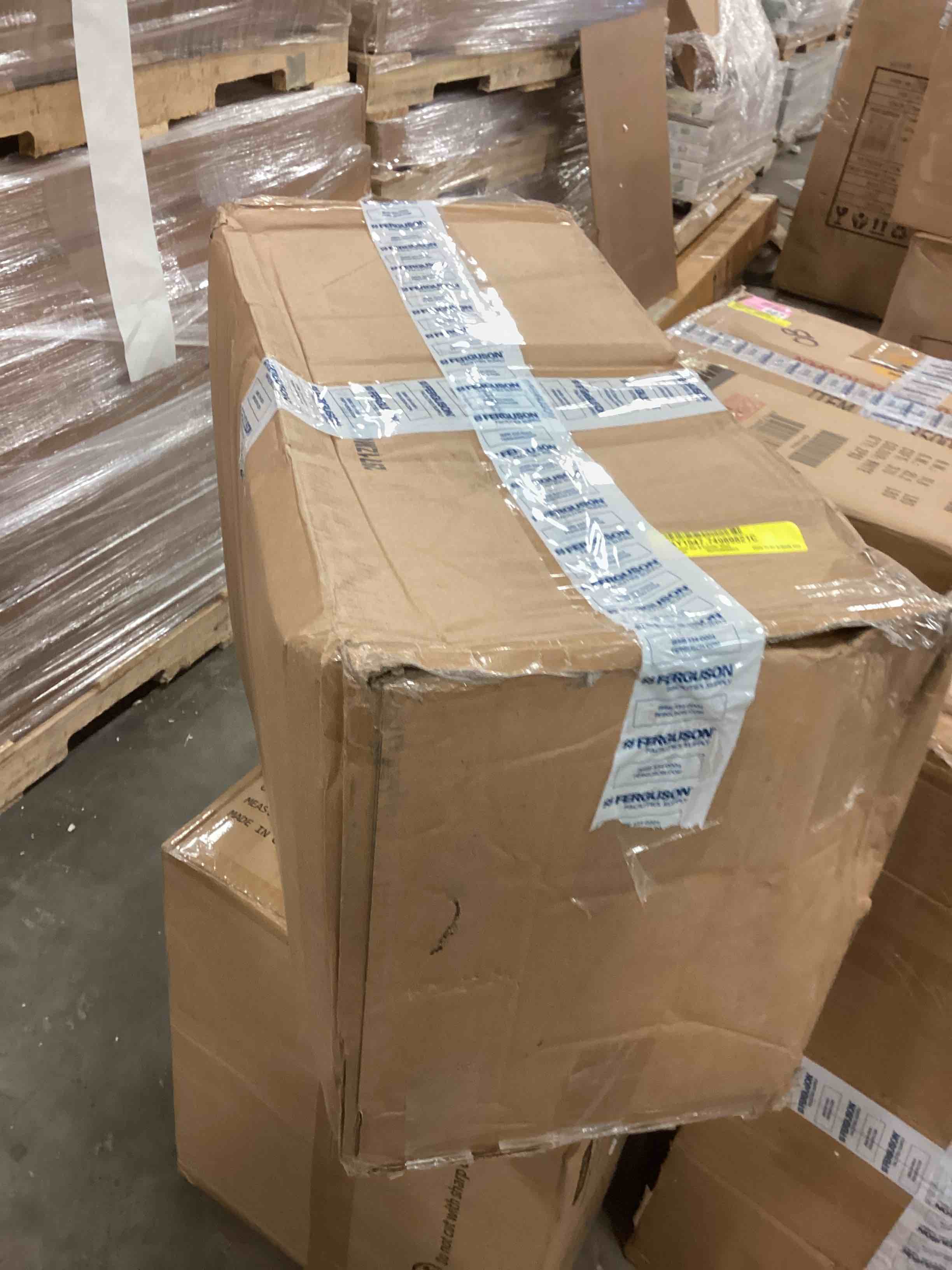 https://s3.amazonaws.com/lotting-images-prod/bidfta/BLU4974273_1702583889964.jpeg
