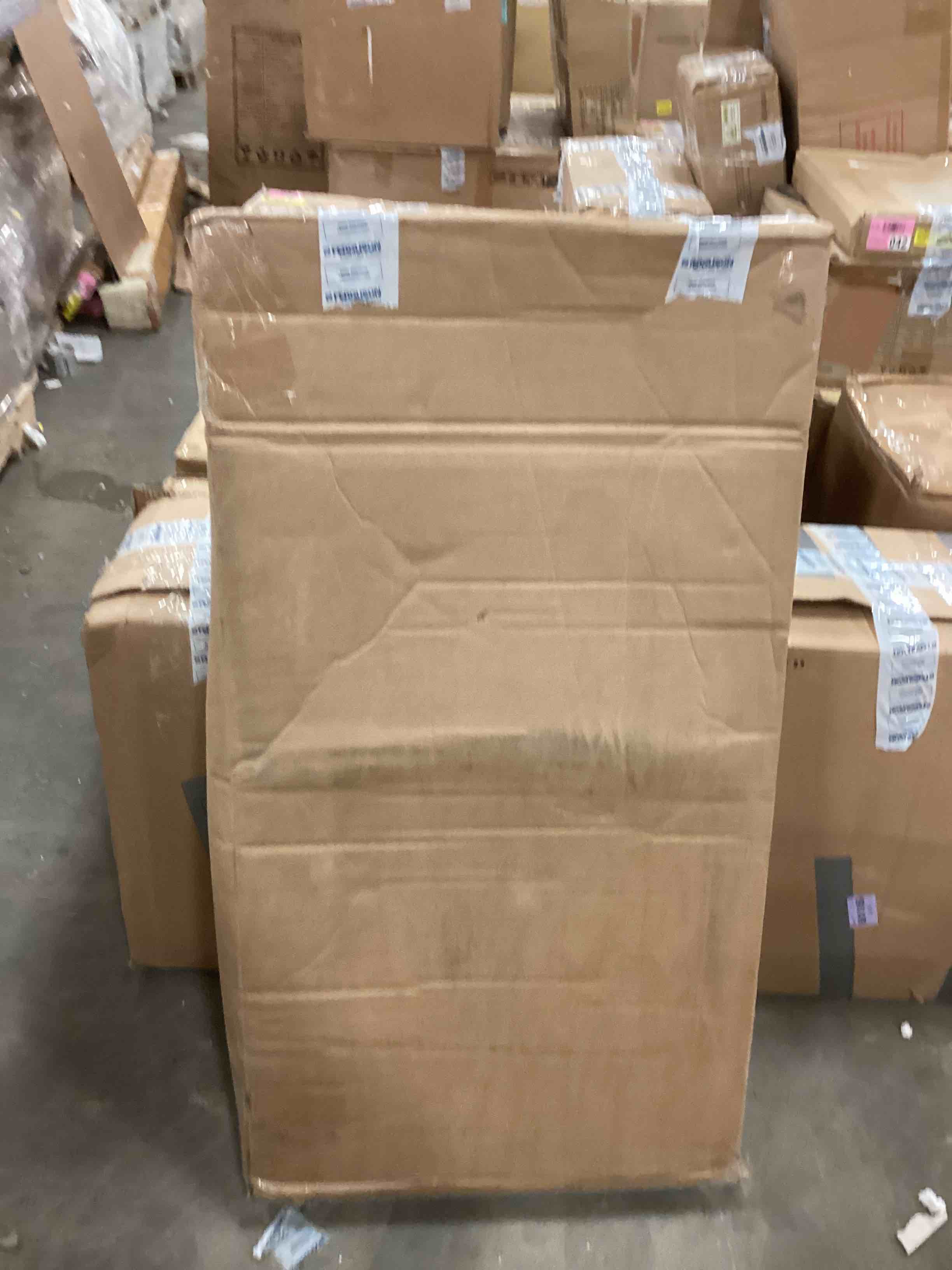 https://s3.amazonaws.com/lotting-images-prod/bidfta/BLU4974275_1702584501444.jpeg