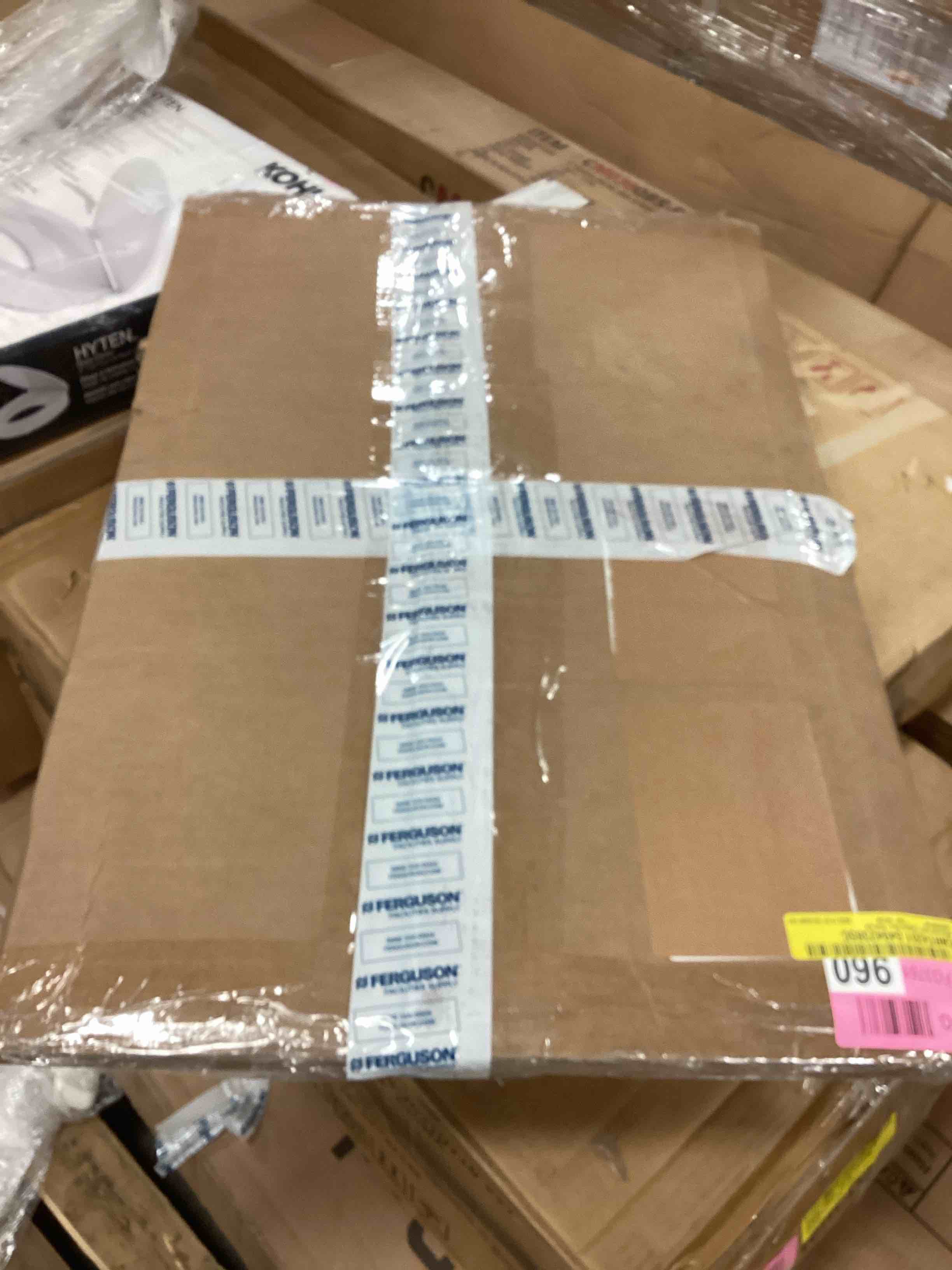 https://s3.amazonaws.com/lotting-images-prod/bidfta/BLU4974307_1702658524115.jpeg