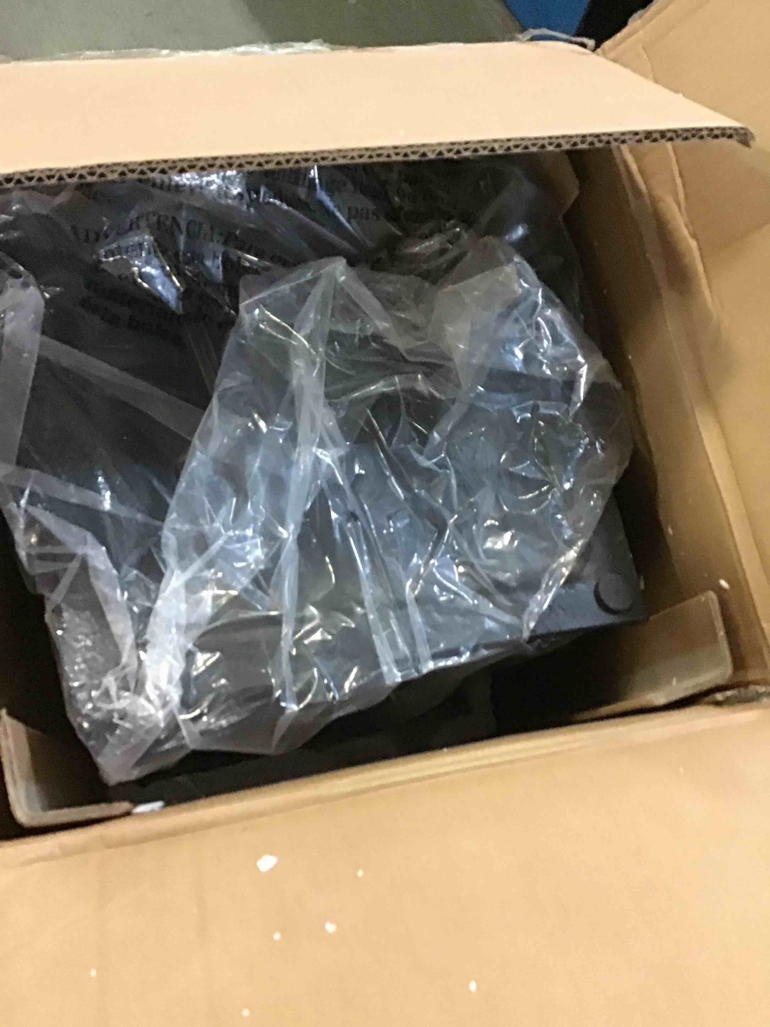https://s3.amazonaws.com/lotting-images-prod/bidfta/BLU4977445_1685649997744.jpeg