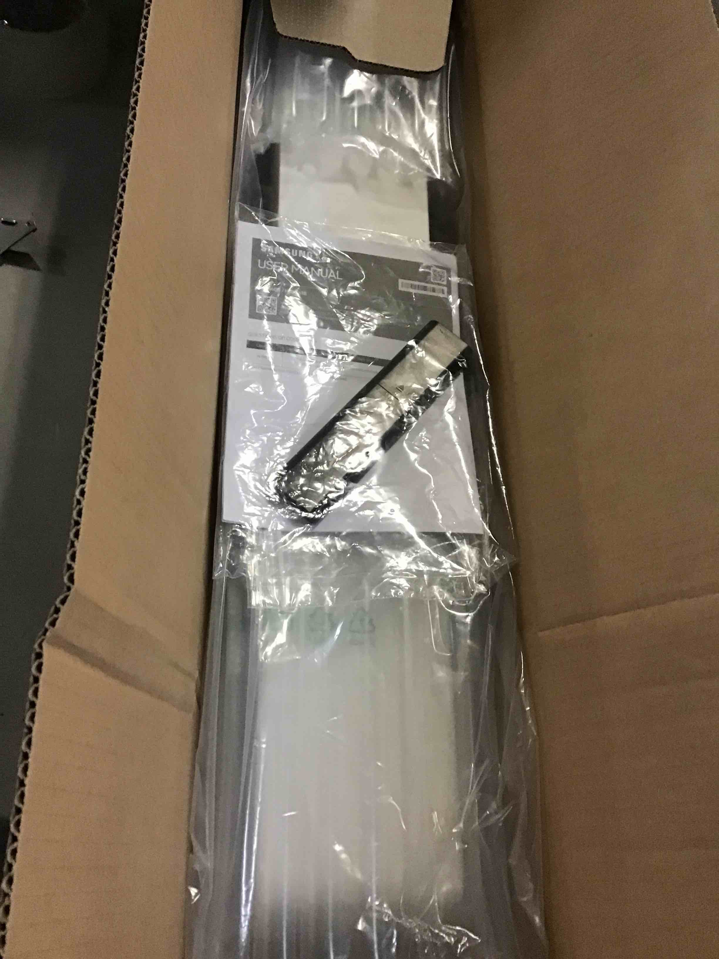 https://s3.amazonaws.com/lotting-images-prod/bidfta/BLU4977867_1685967433917.jpeg