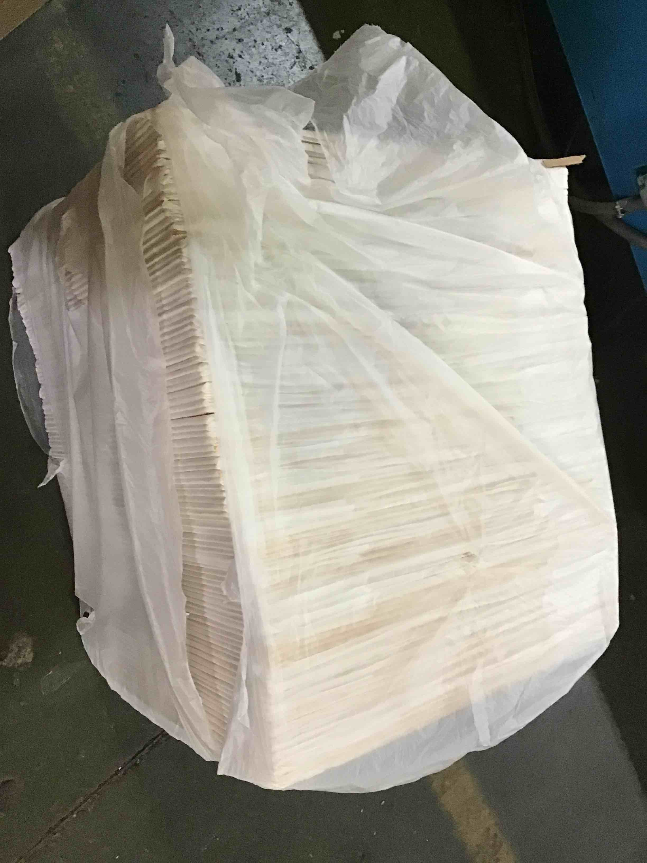 https://s3.amazonaws.com/lotting-images-prod/bidfta/BLU4978504_1686241198611.jpeg