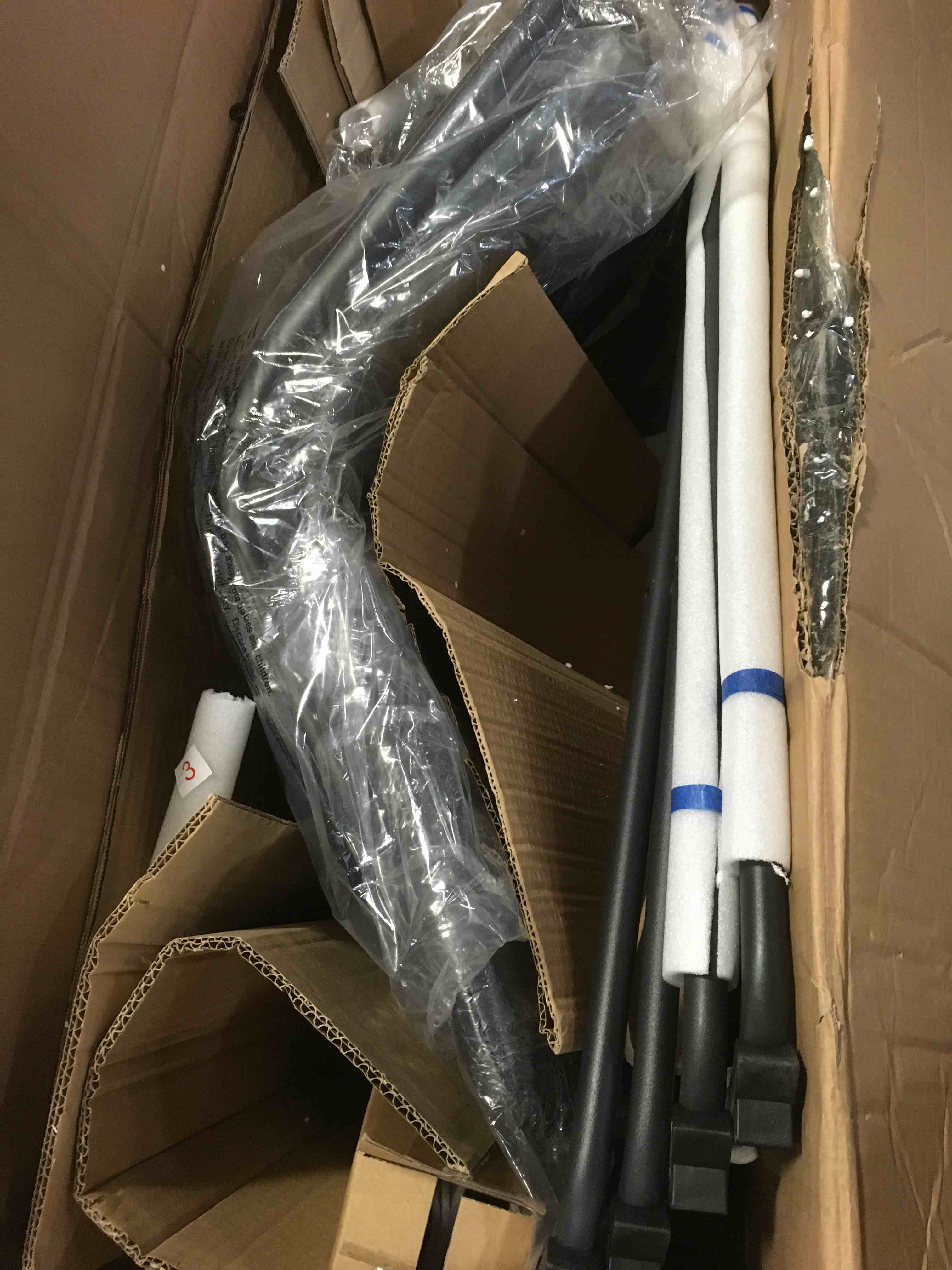 https://s3.amazonaws.com/lotting-images-prod/bidfta/BLU4983790_1686144190405.jpeg