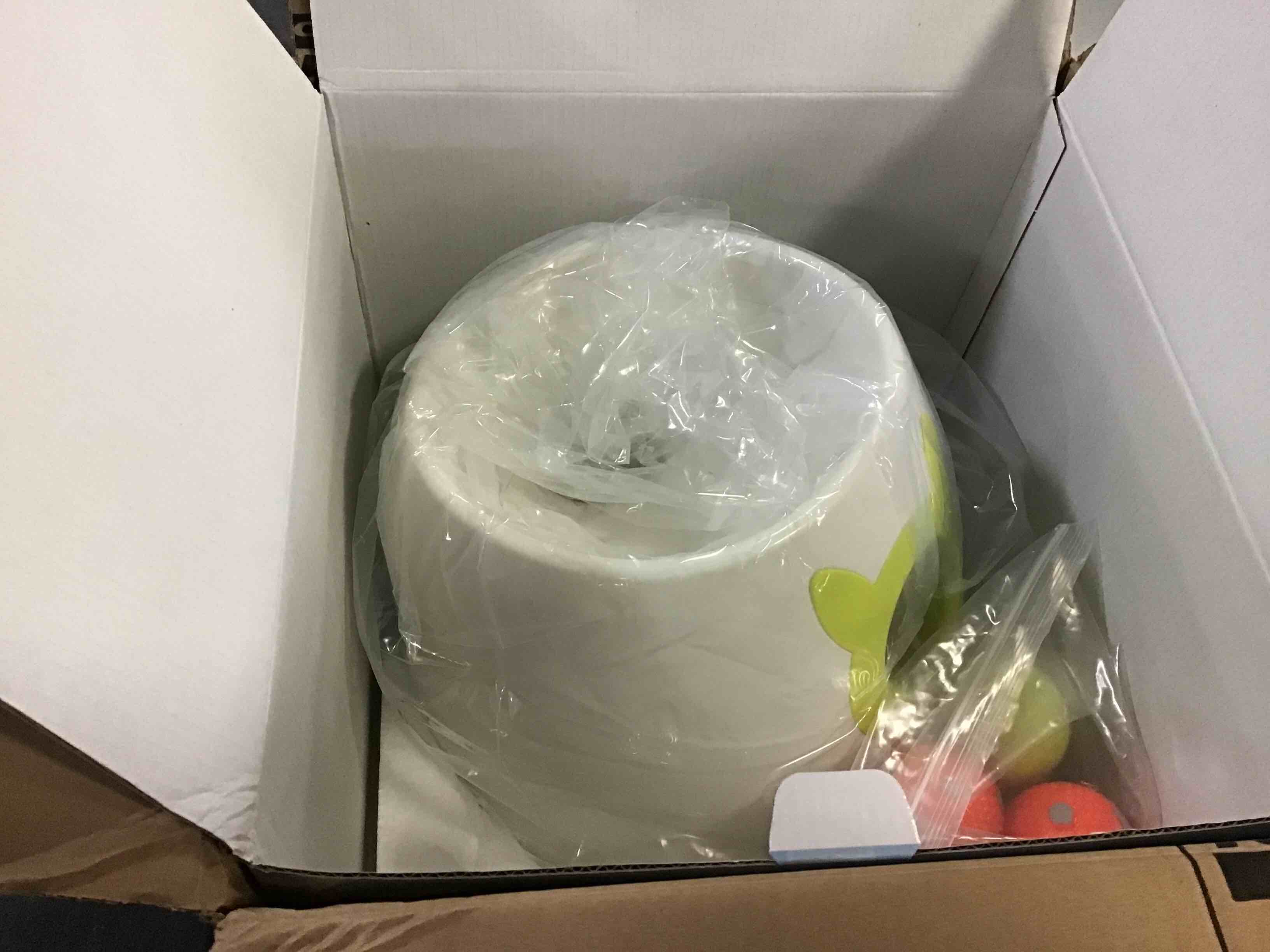 https://s3.amazonaws.com/lotting-images-prod/bidfta/BLU4984190_1686331535423.jpeg