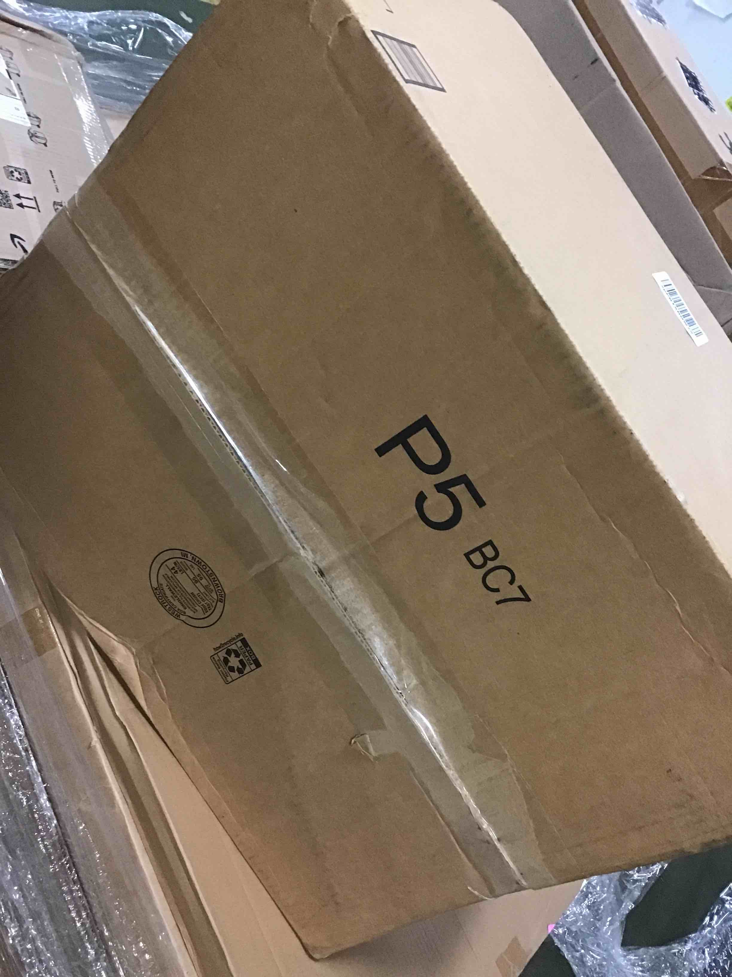 https://s3.amazonaws.com/lotting-images-prod/bidfta/BLU4986707_1685701813302.jpeg