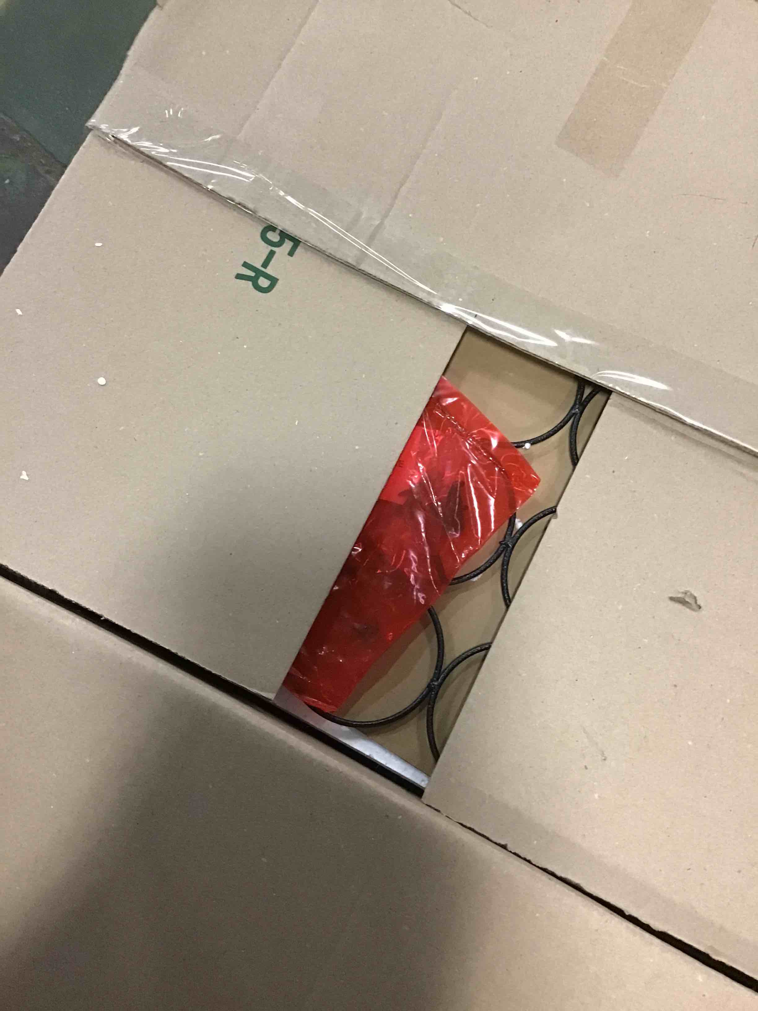 https://s3.amazonaws.com/lotting-images-prod/bidfta/BLU4986714_1685702734868.jpeg