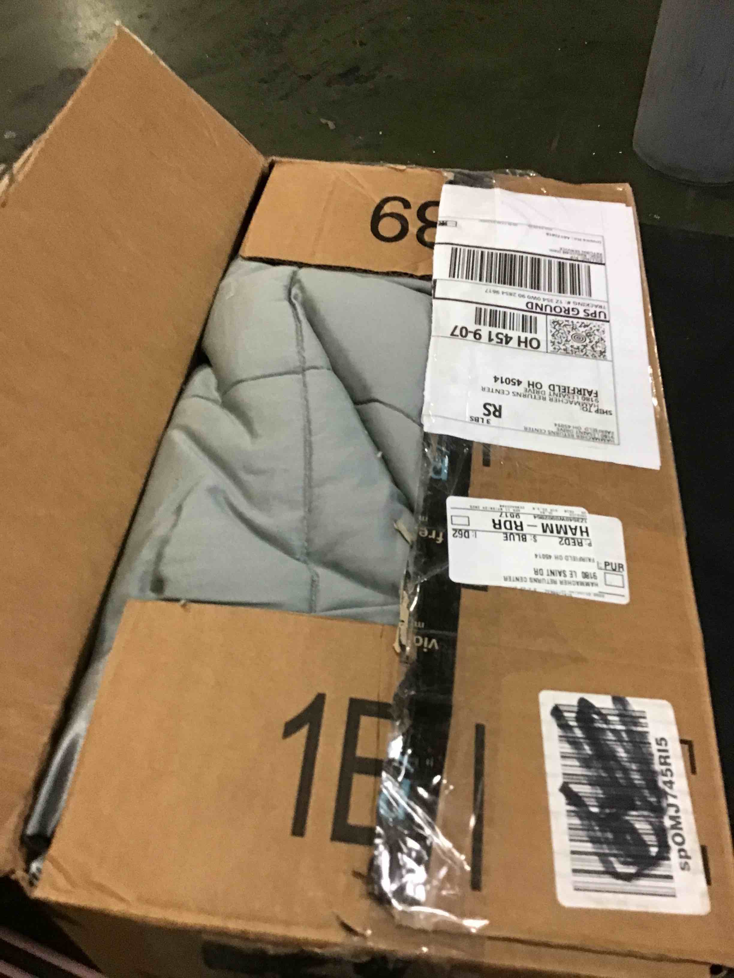 https://s3.amazonaws.com/lotting-images-prod/bidfta/BLU4987609_1686227356324.jpeg