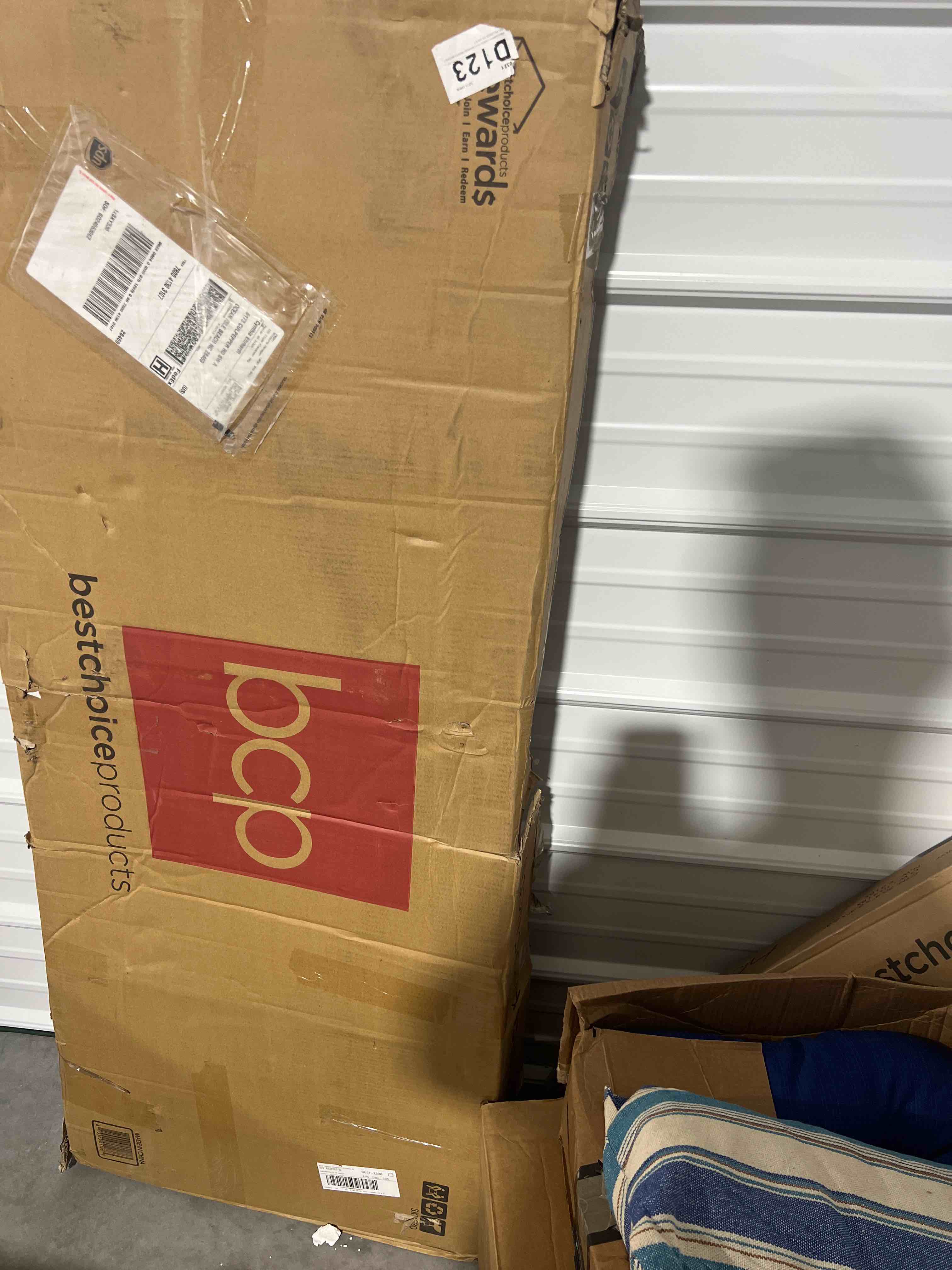 https://s3.amazonaws.com/lotting-images-prod/bidfta/BLU4988035_1693780221045.jpeg
