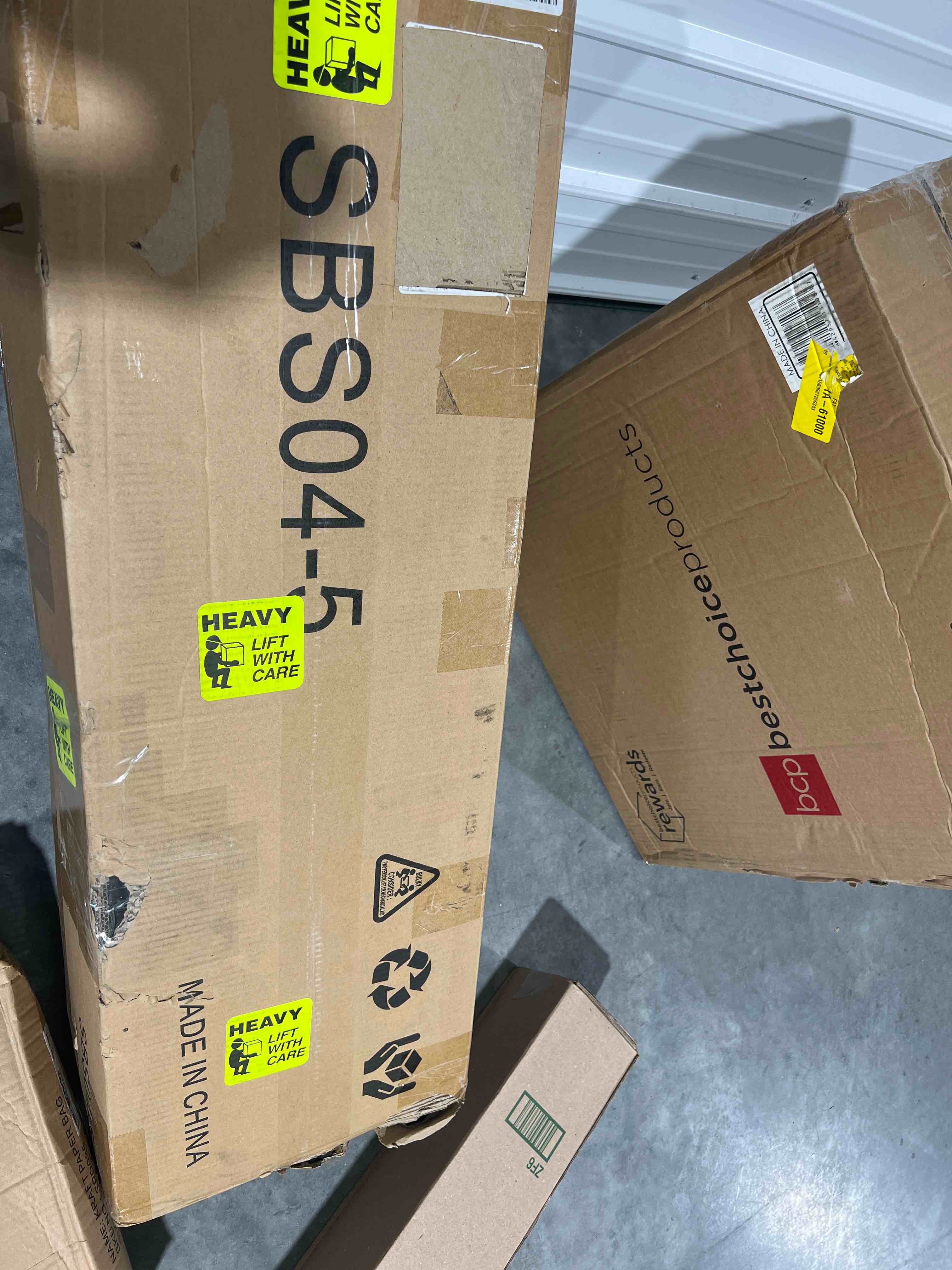 https://s3.amazonaws.com/lotting-images-prod/bidfta/BLU4988036_1693780415431.jpeg
