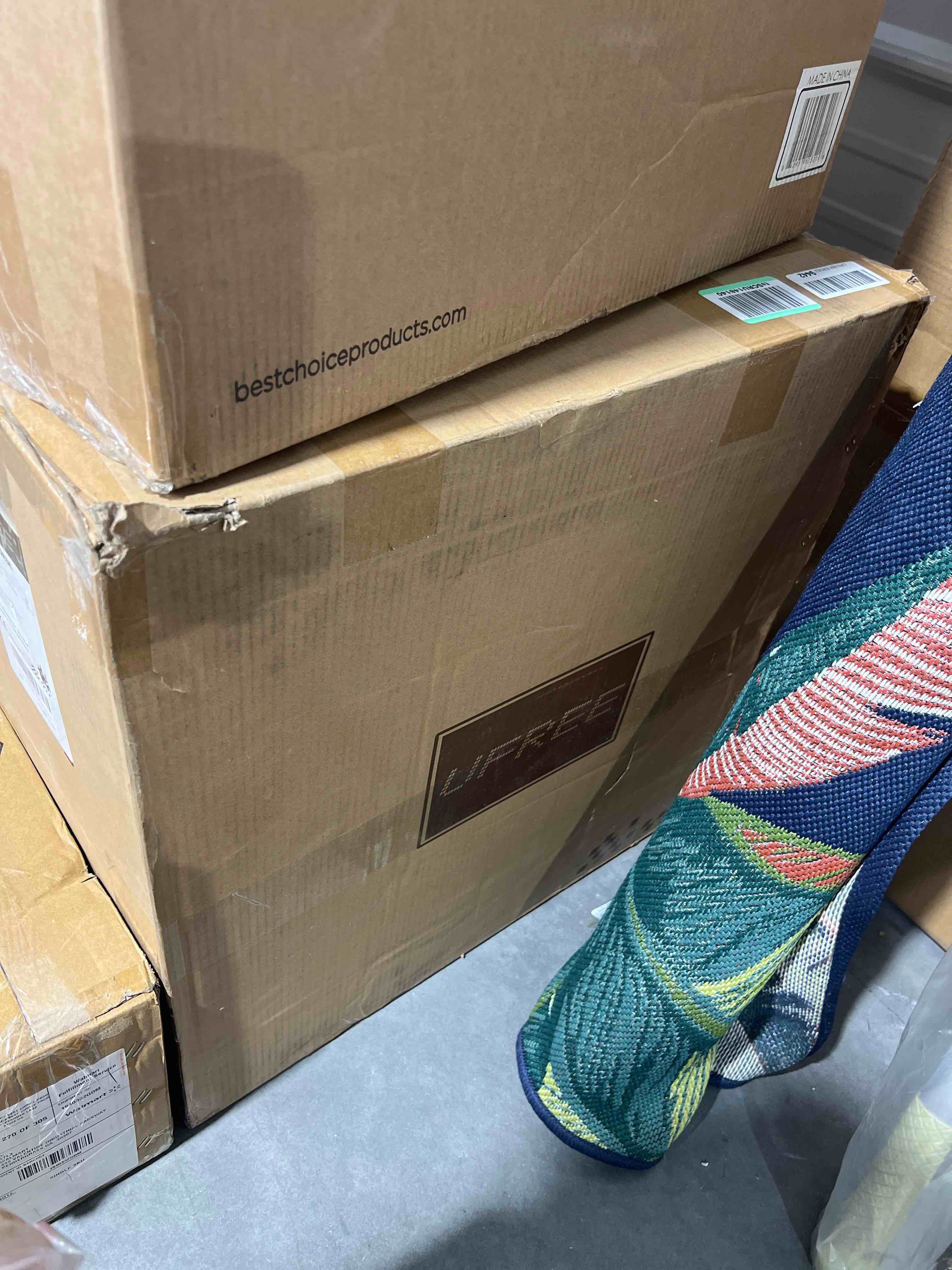 https://s3.amazonaws.com/lotting-images-prod/bidfta/BLU4988039_1693781087730.jpeg