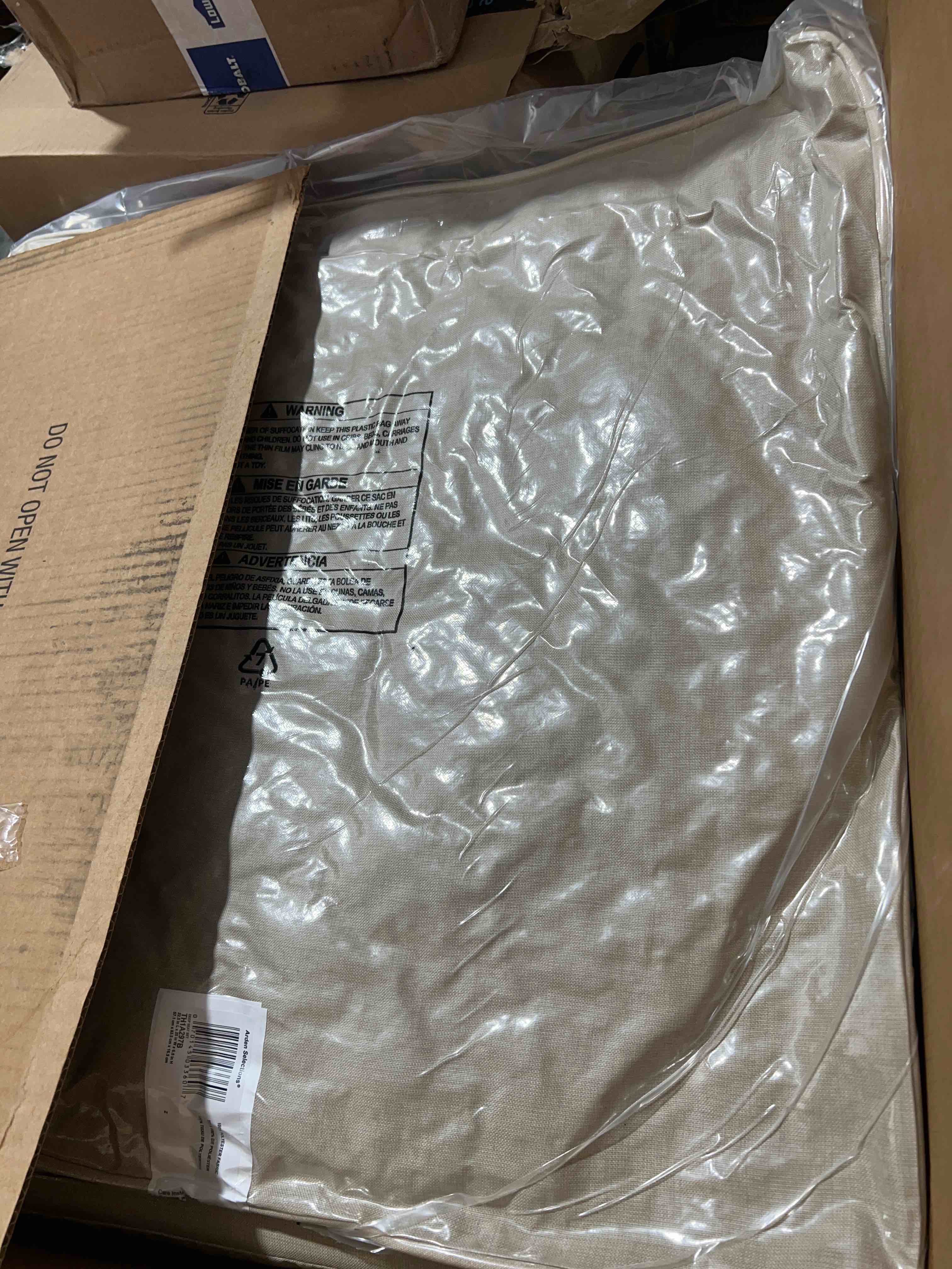 https://s3.amazonaws.com/lotting-images-prod/bidfta/BLU4988241_1694715847702.jpeg