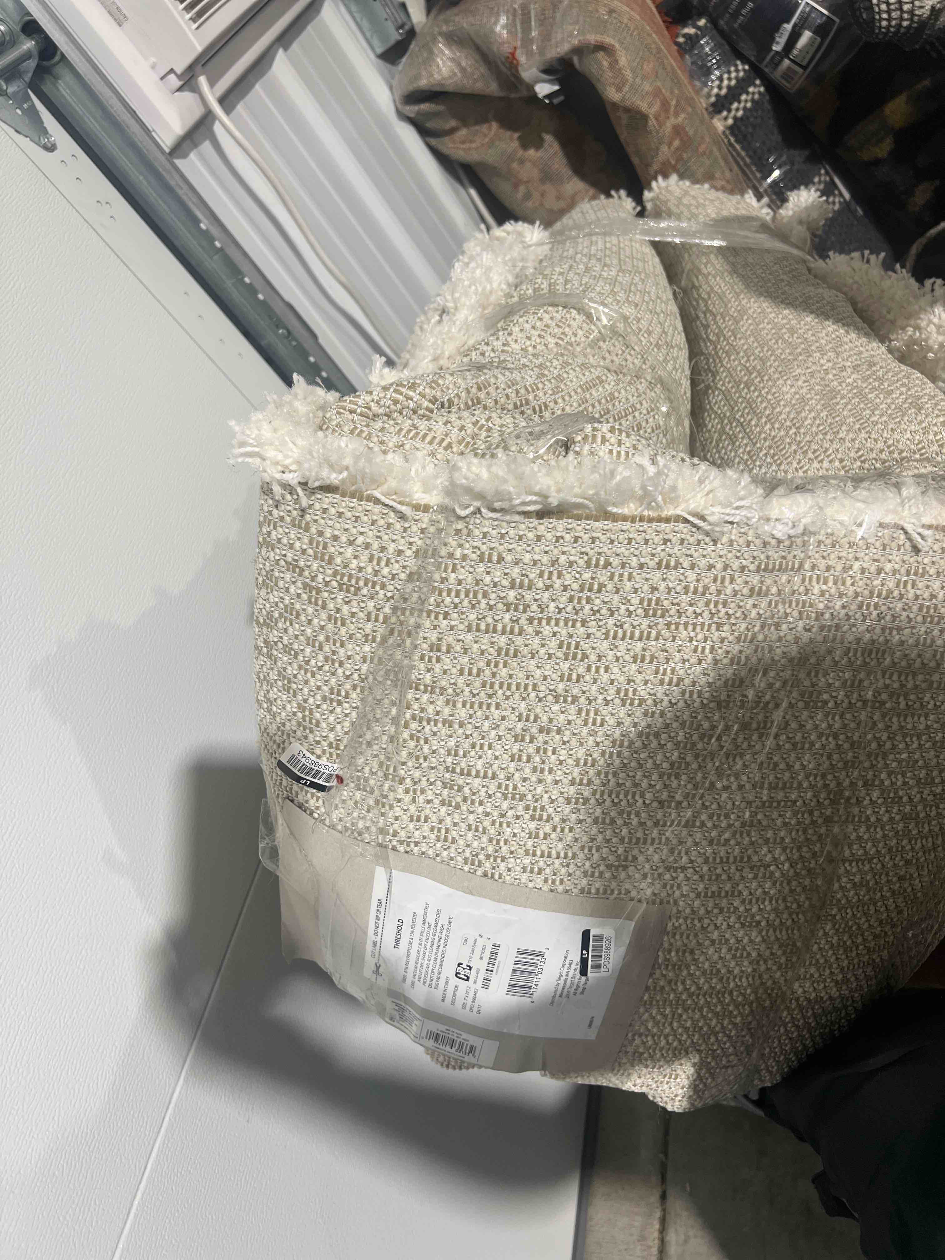 https://s3.amazonaws.com/lotting-images-prod/bidfta/BLU4988253_1694826686956.jpeg