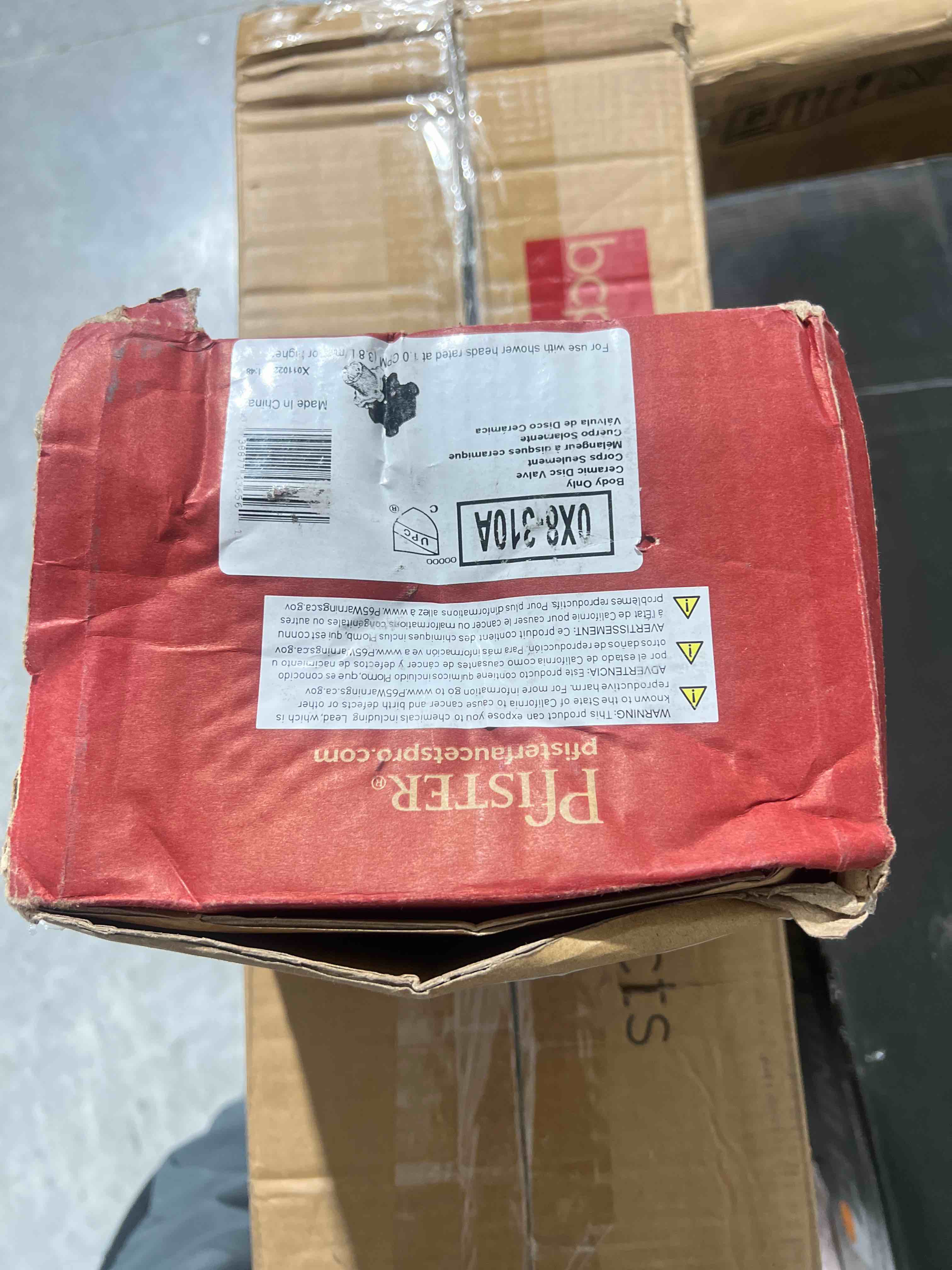 https://s3.amazonaws.com/lotting-images-prod/bidfta/BLU4988304_1695682399112.jpeg
