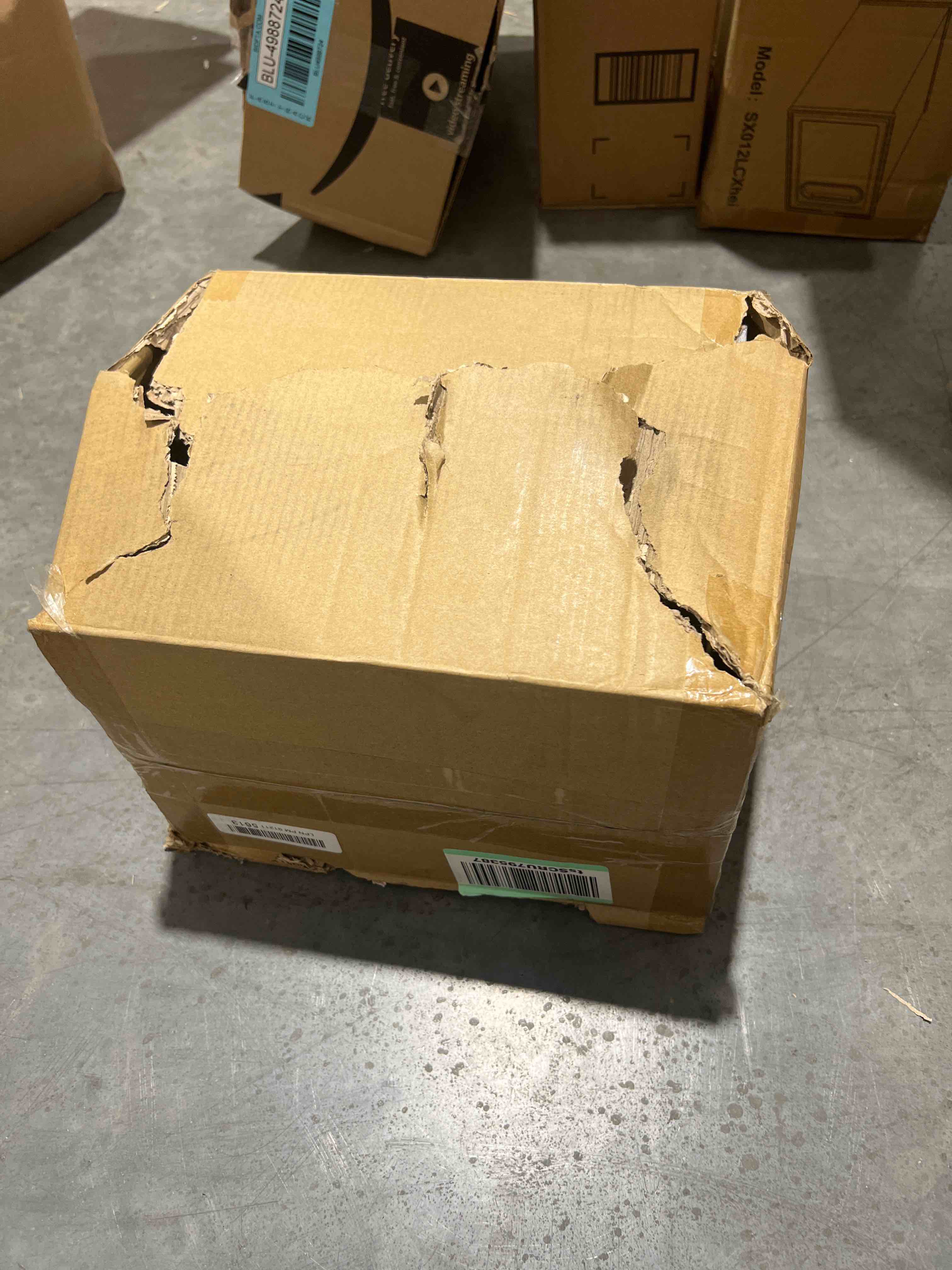 https://s3.amazonaws.com/lotting-images-prod/bidfta/BLU4988726_1698848309802.jpeg