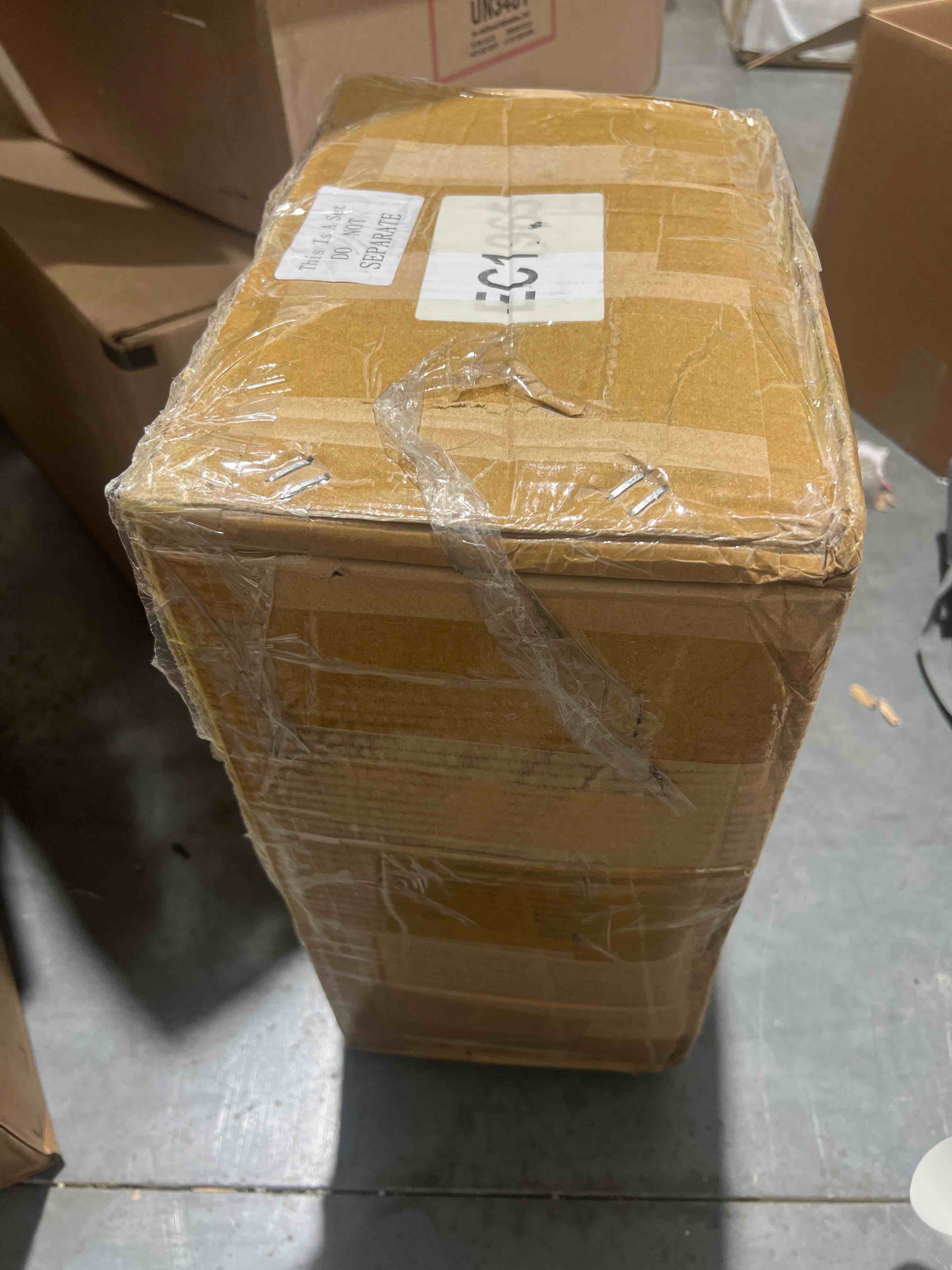 https://s3.amazonaws.com/lotting-images-prod/bidfta/BLU4988752_1698858466197.jpeg