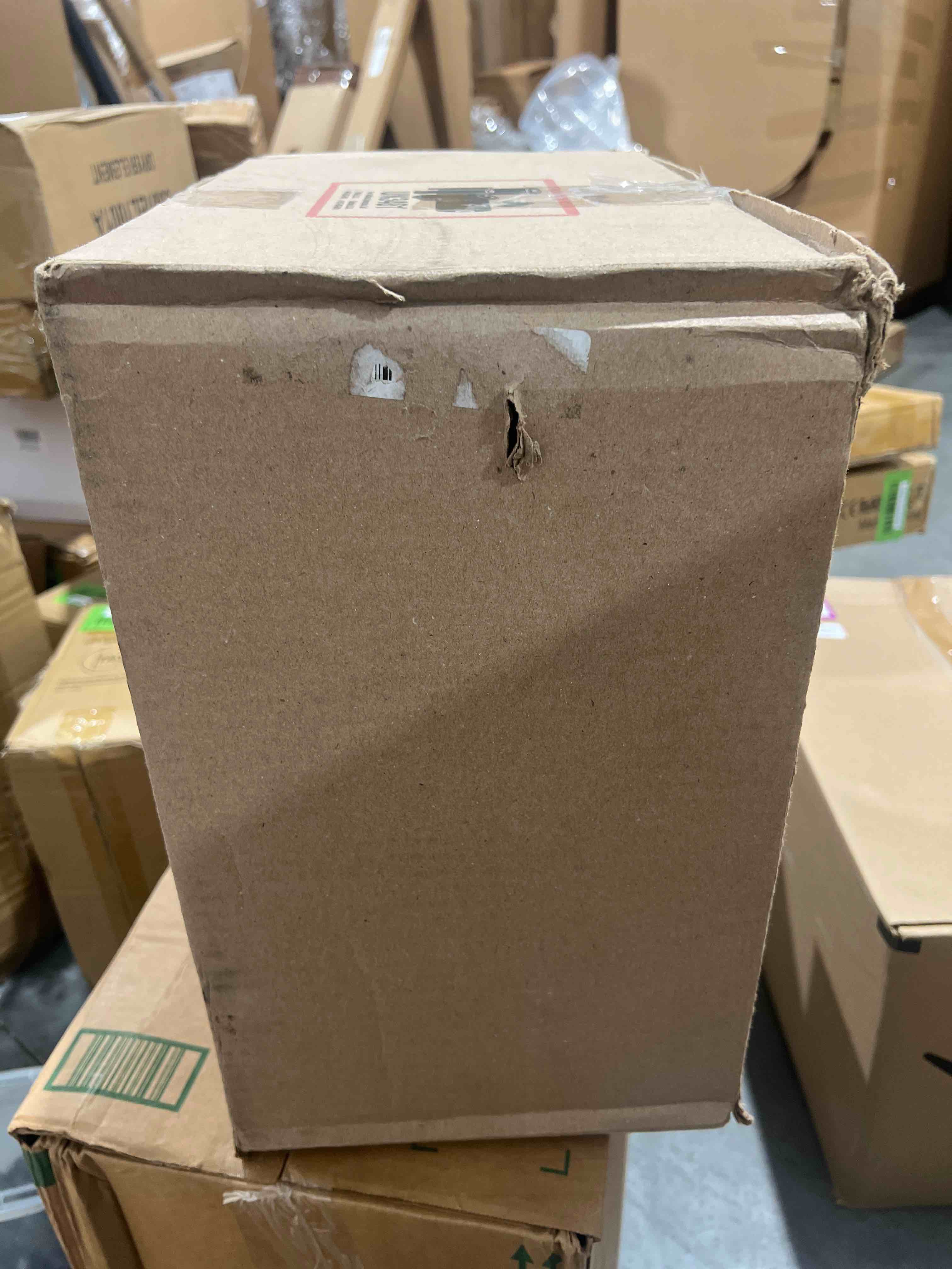 https://s3.amazonaws.com/lotting-images-prod/bidfta/BLU4988755_1698858839483.jpeg