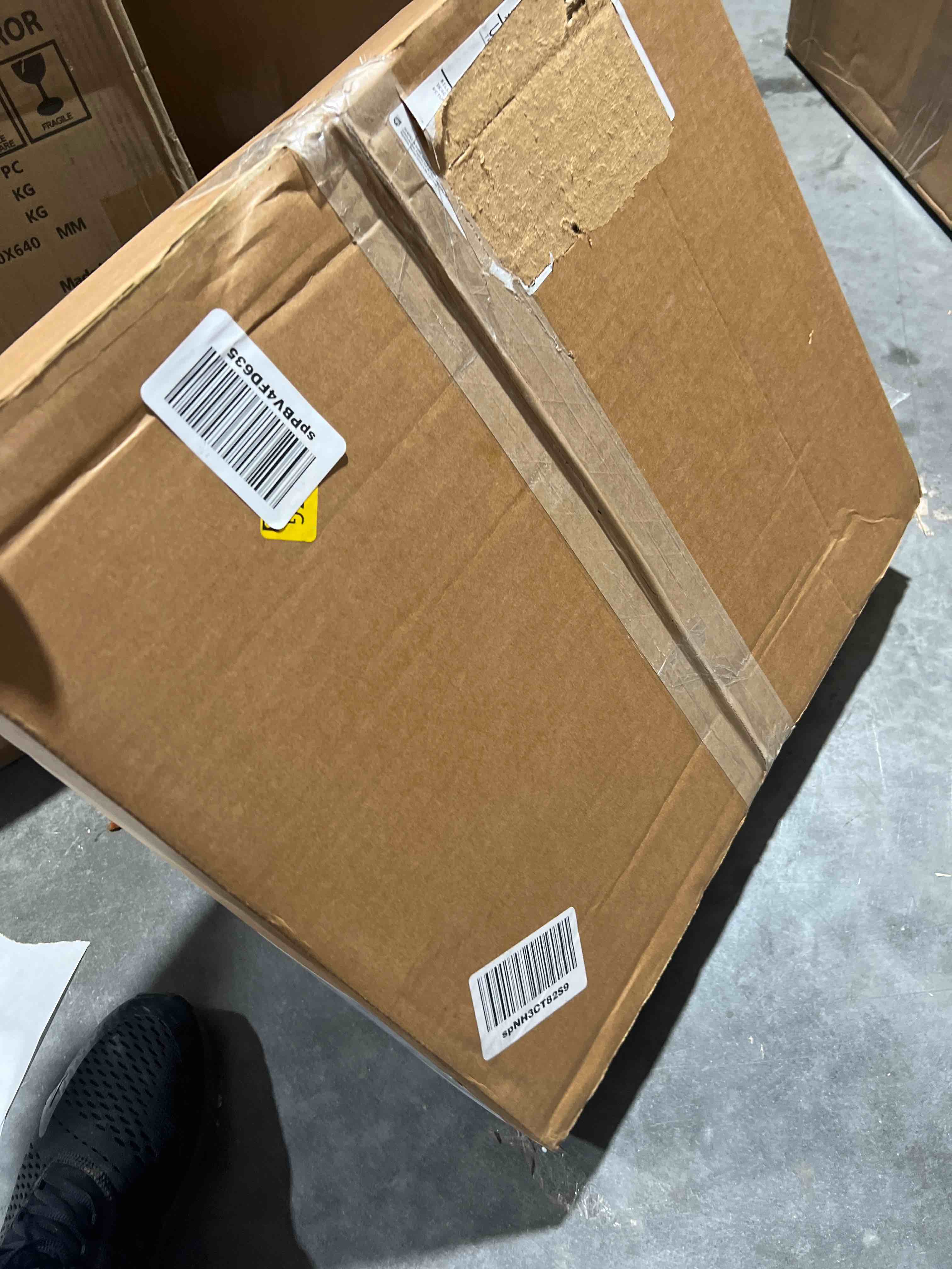 https://s3.amazonaws.com/lotting-images-prod/bidfta/BLU4989022_1699422531504.jpeg