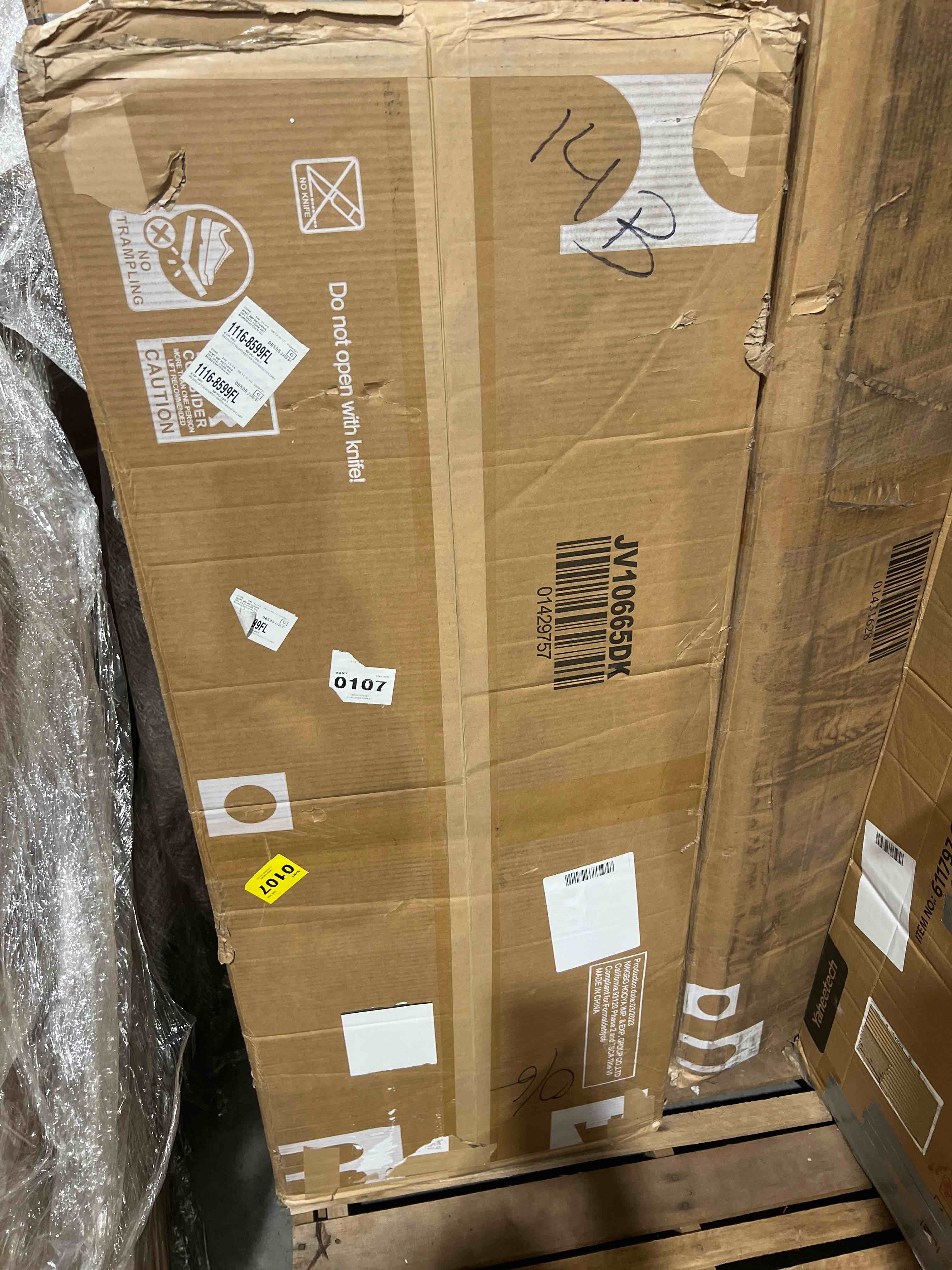 https://s3.amazonaws.com/lotting-images-prod/bidfta/BLU4989349_1701199528768.jpeg