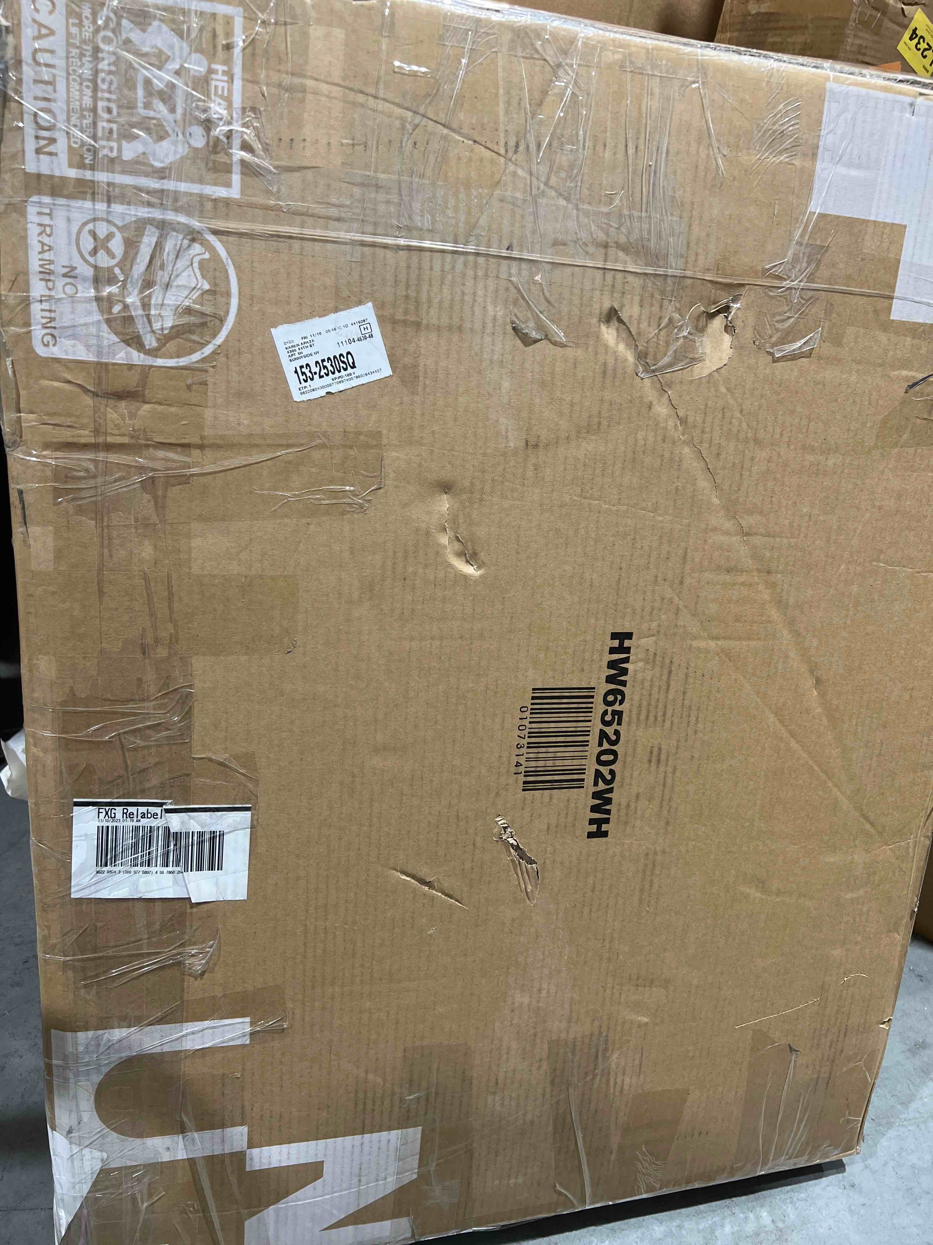https://s3.amazonaws.com/lotting-images-prod/bidfta/BLU4989361_1701220312927.jpeg