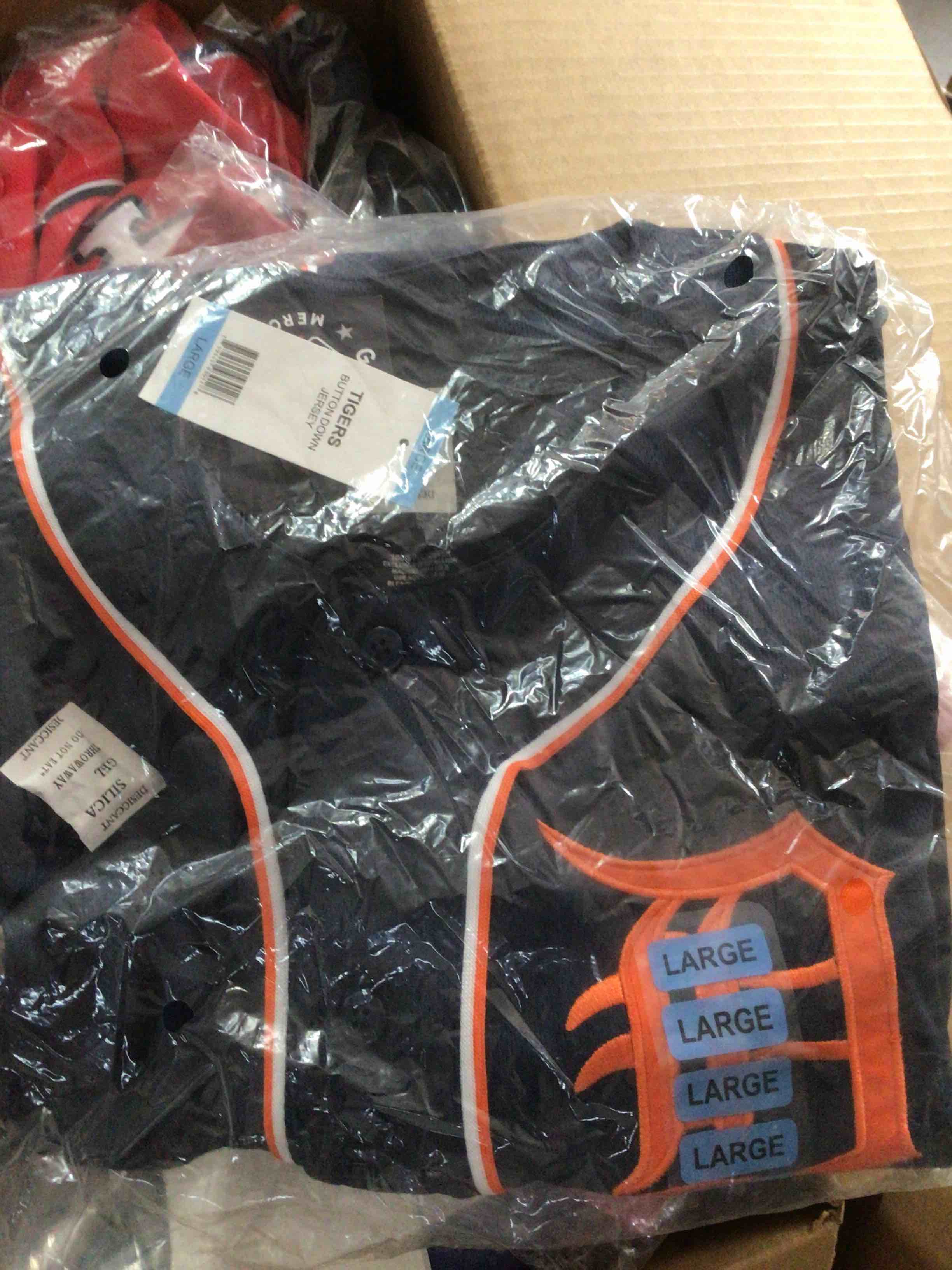 MLB Adult Jersey Tee Detroit Tigers Team Color L