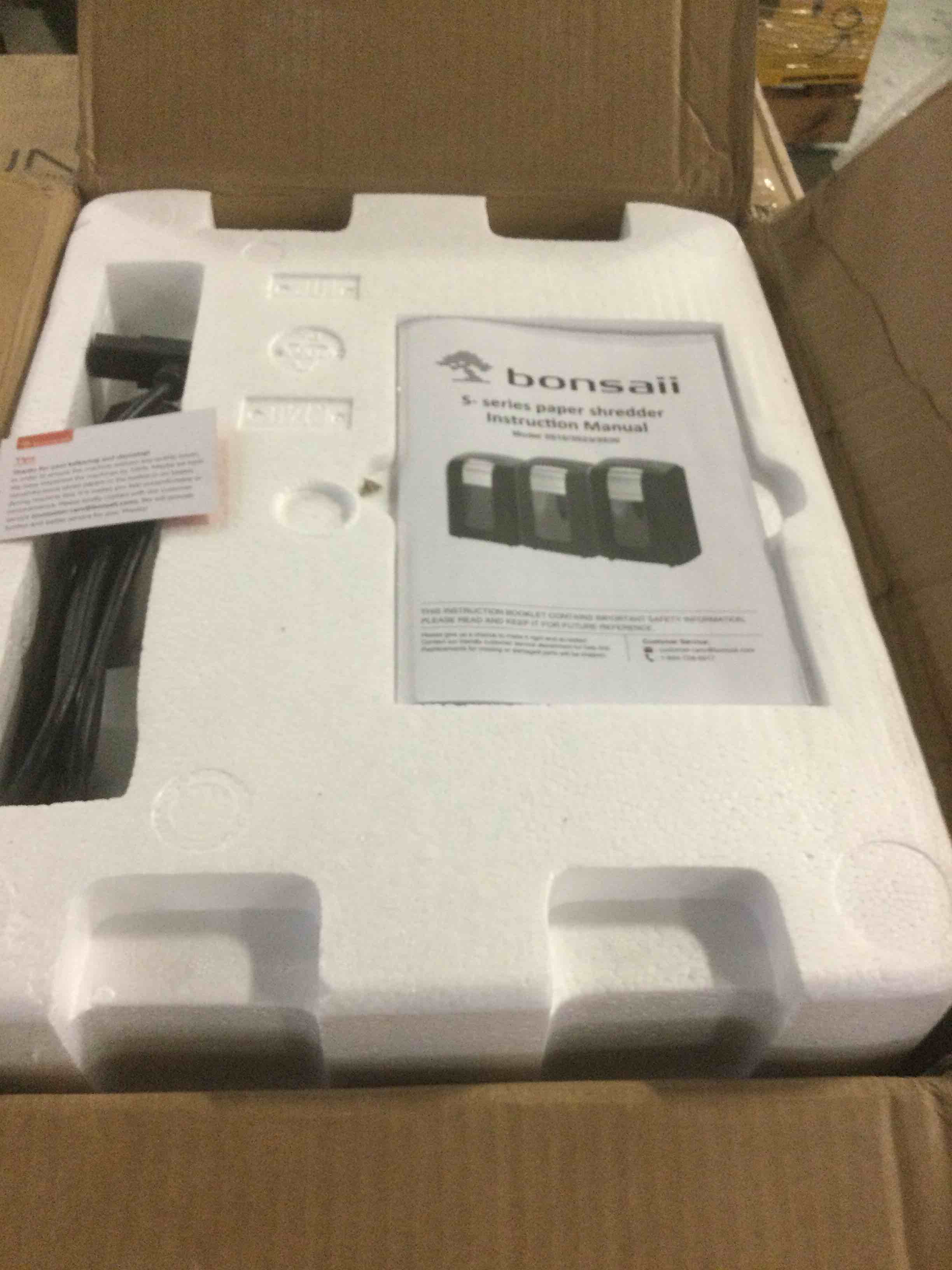 https://s3.amazonaws.com/lotting-images-prod/bidfta/BLU4996135_1691843465061.jpeg