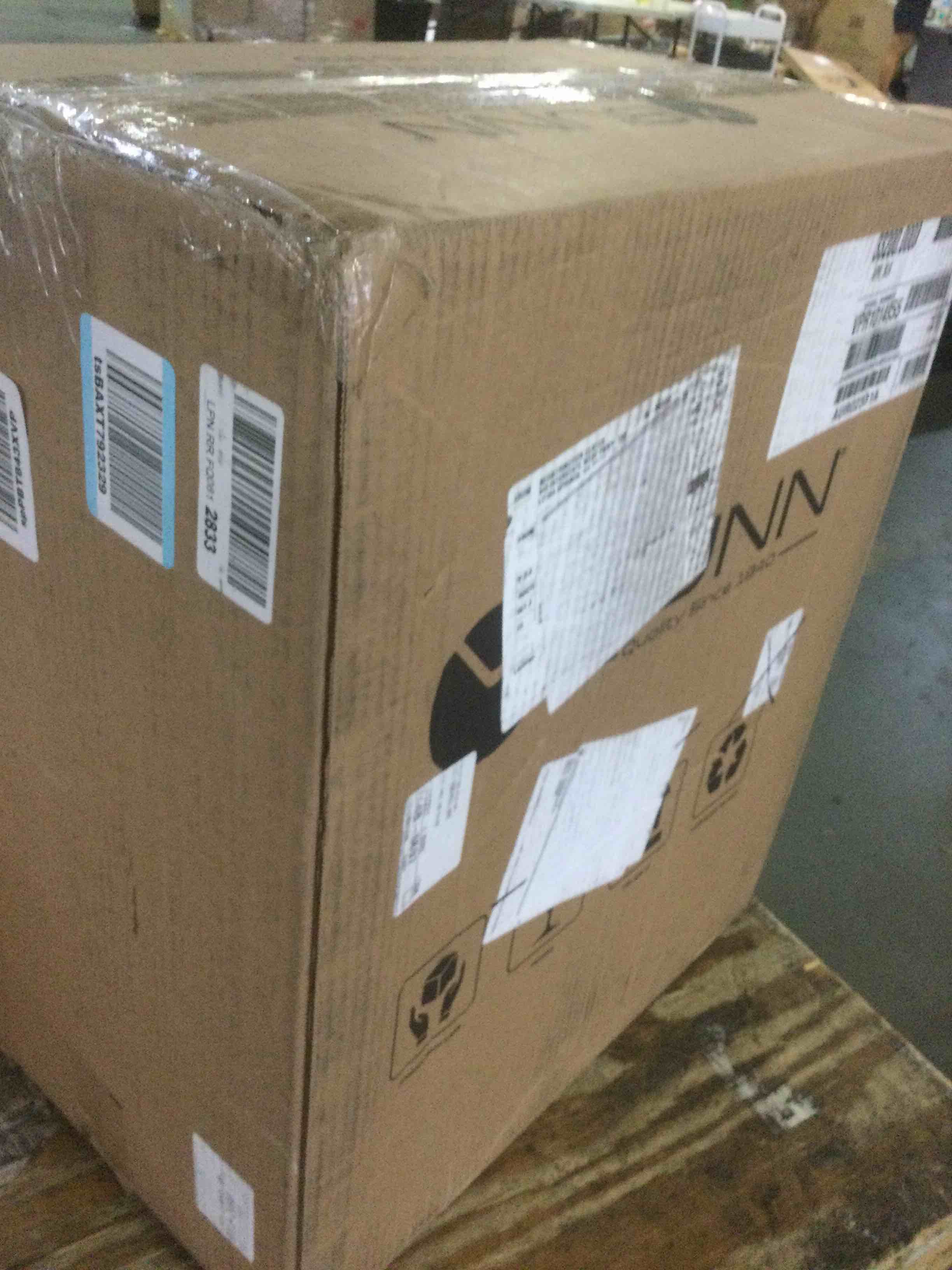 https://s3.amazonaws.com/lotting-images-prod/bidfta/BLU4996142_1691843920918.jpeg