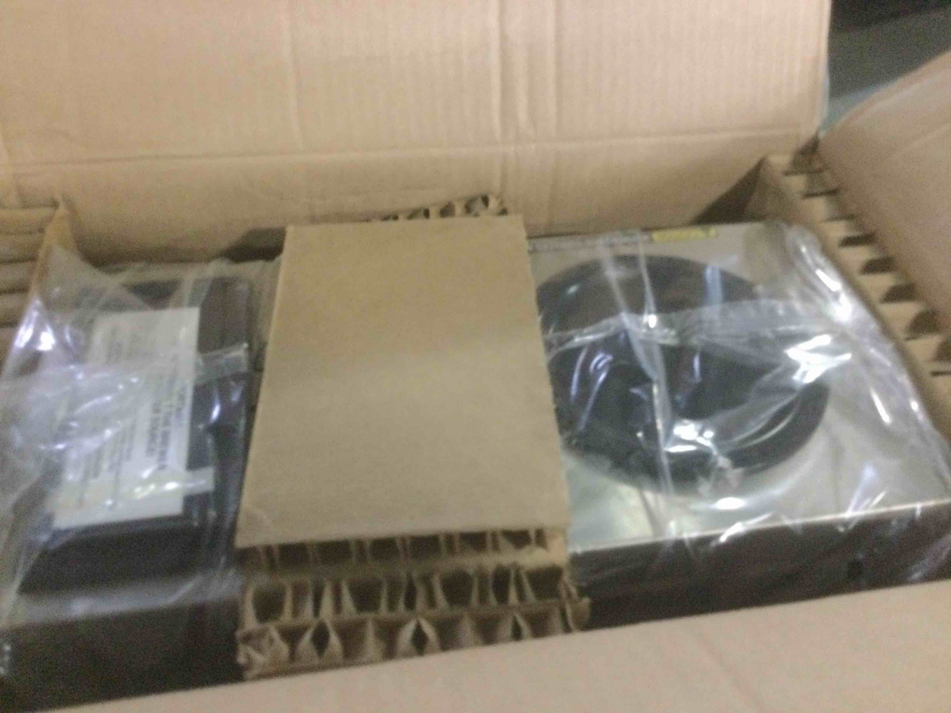 https://s3.amazonaws.com/lotting-images-prod/bidfta/BLU4996142_1691843947080.jpeg