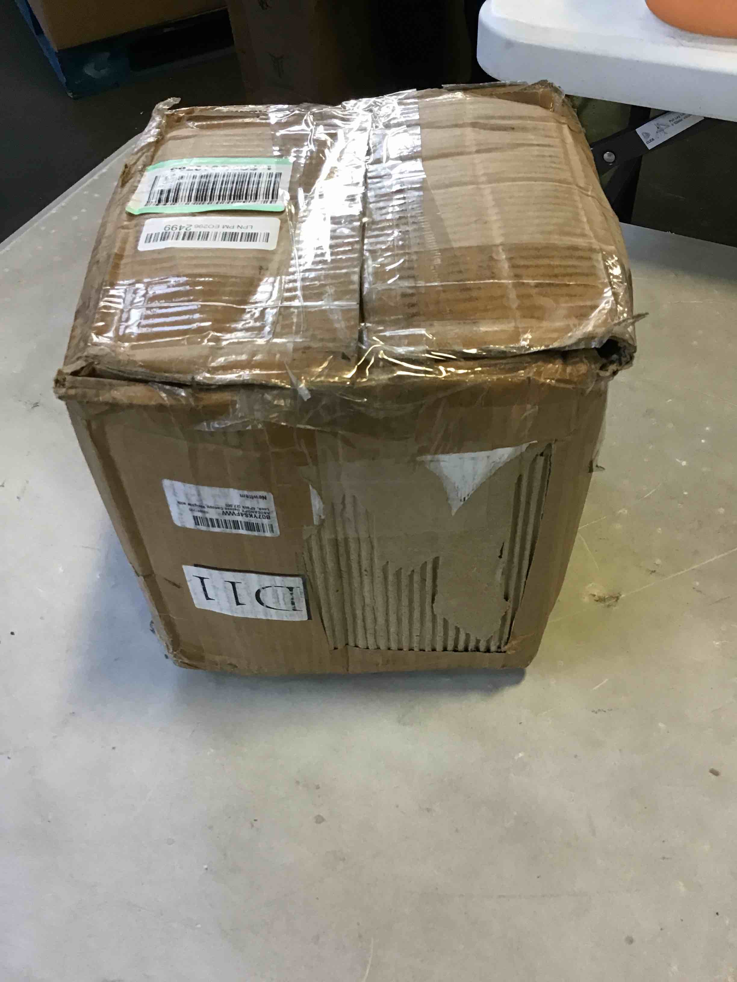 https://s3.amazonaws.com/lotting-images-prod/bidfta/BLU4996491_1692102559333.jpeg