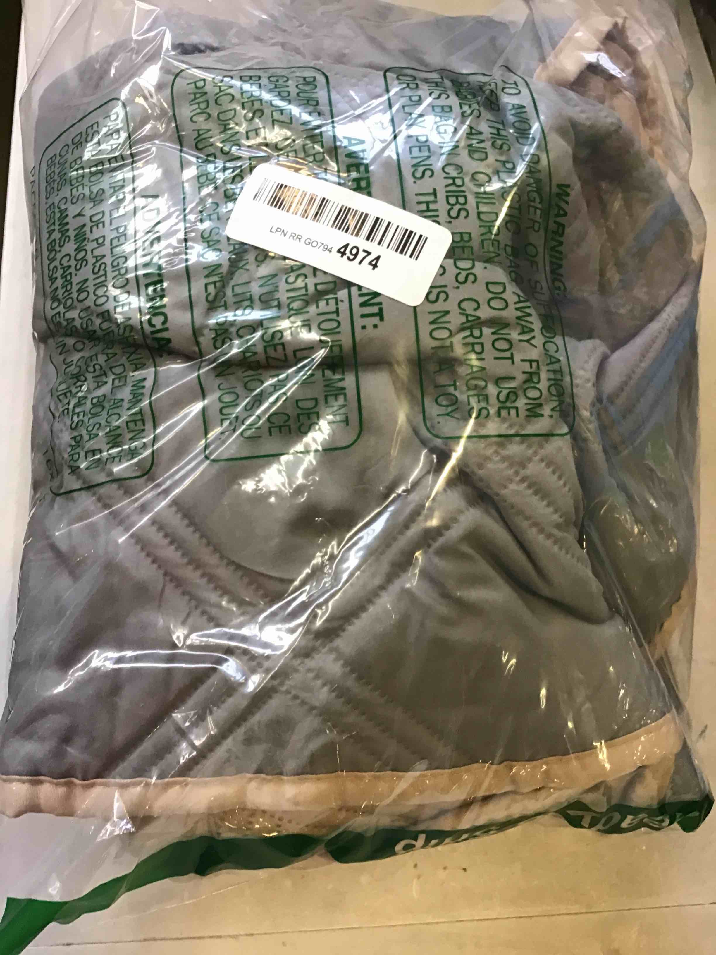 https://s3.amazonaws.com/lotting-images-prod/bidfta/BLU4996899_1692196428827.jpeg