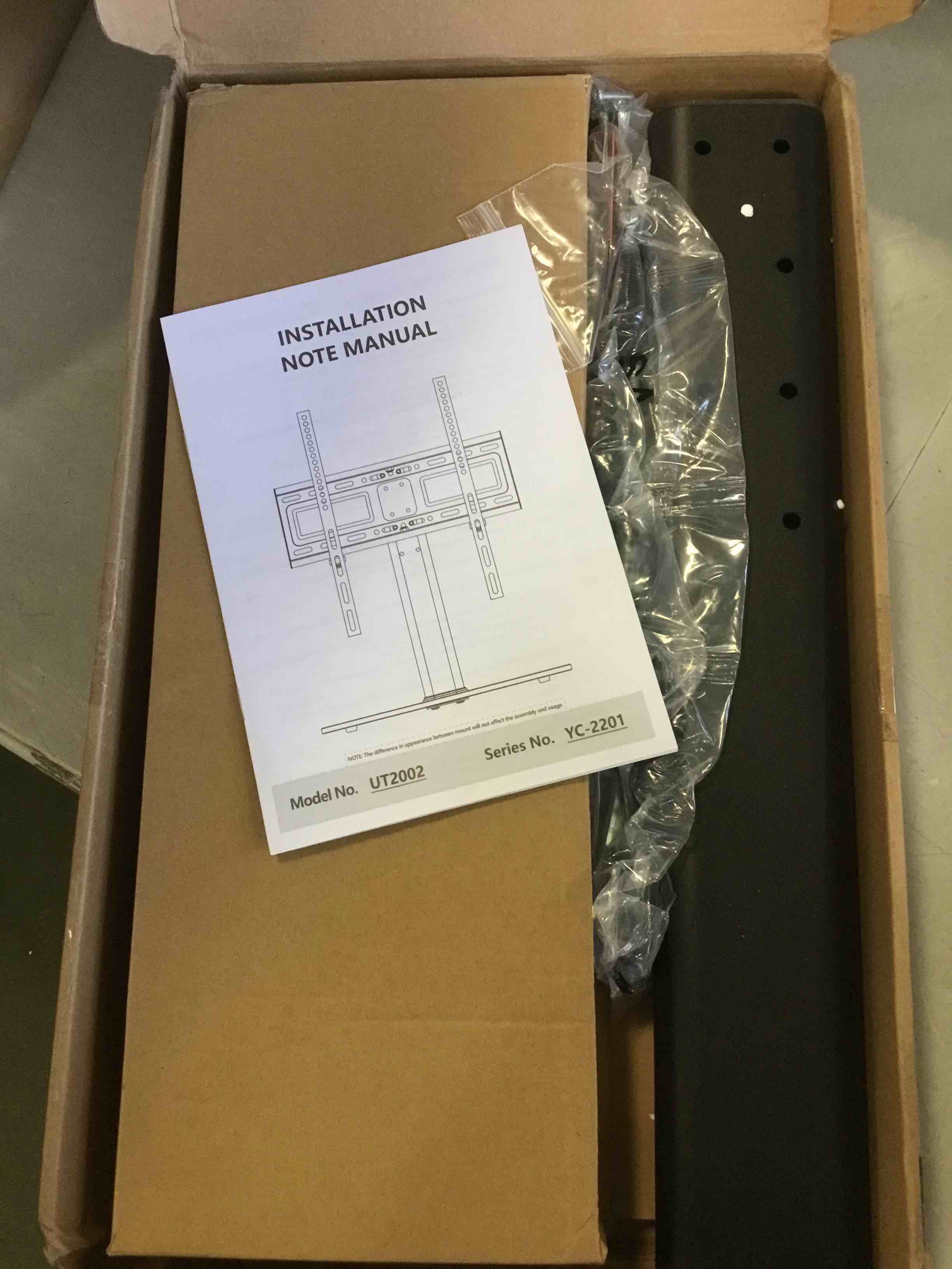 https://s3.amazonaws.com/lotting-images-prod/bidfta/BLU4997562_1692365590979.jpeg