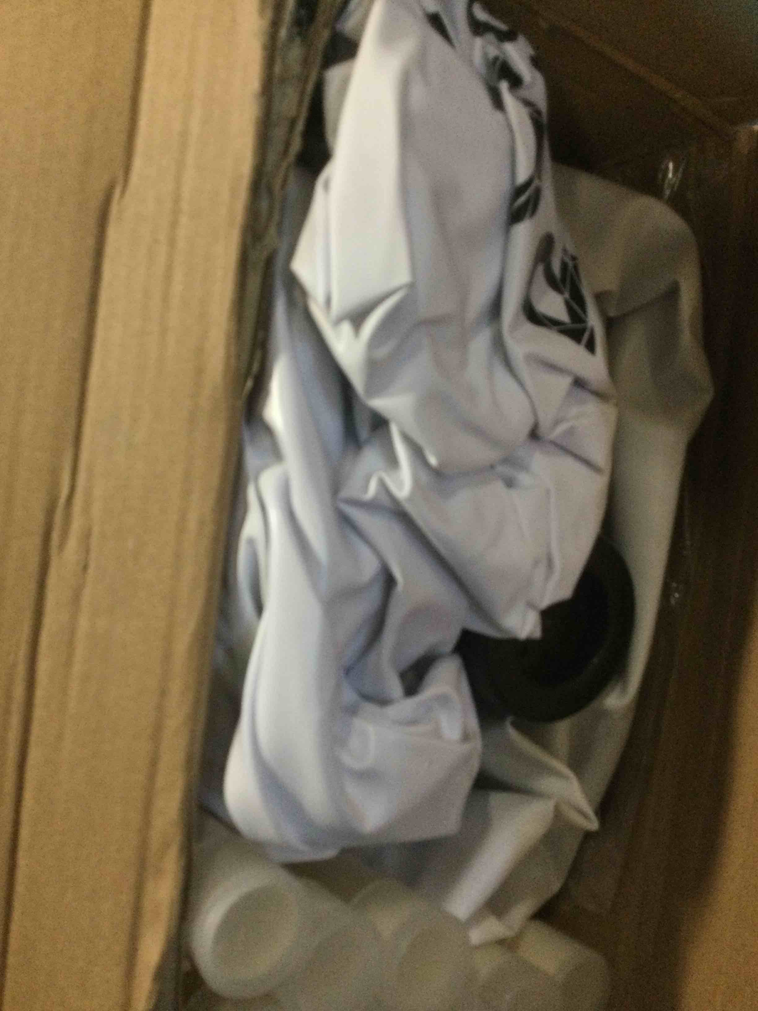 https://s3.amazonaws.com/lotting-images-prod/bidfta/BLU5001022_1702582956961.jpeg
