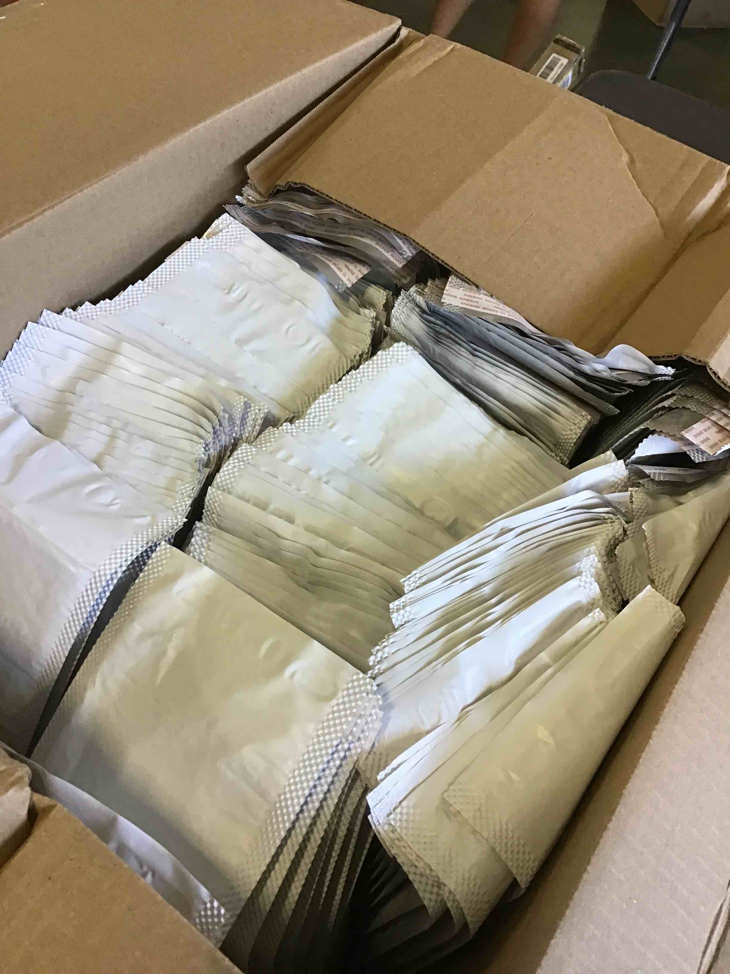 https://s3.amazonaws.com/lotting-images-prod/bidfta/BLU5002430_1693408204456.jpeg