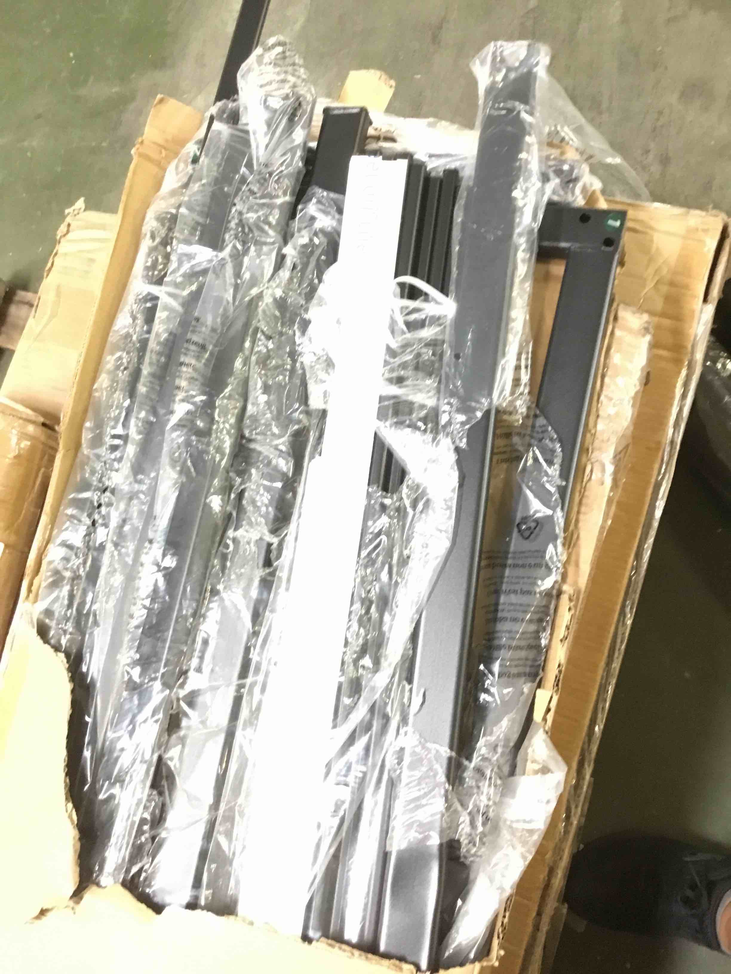 https://s3.amazonaws.com/lotting-images-prod/bidfta/BLU5003589_1693926663351.jpeg