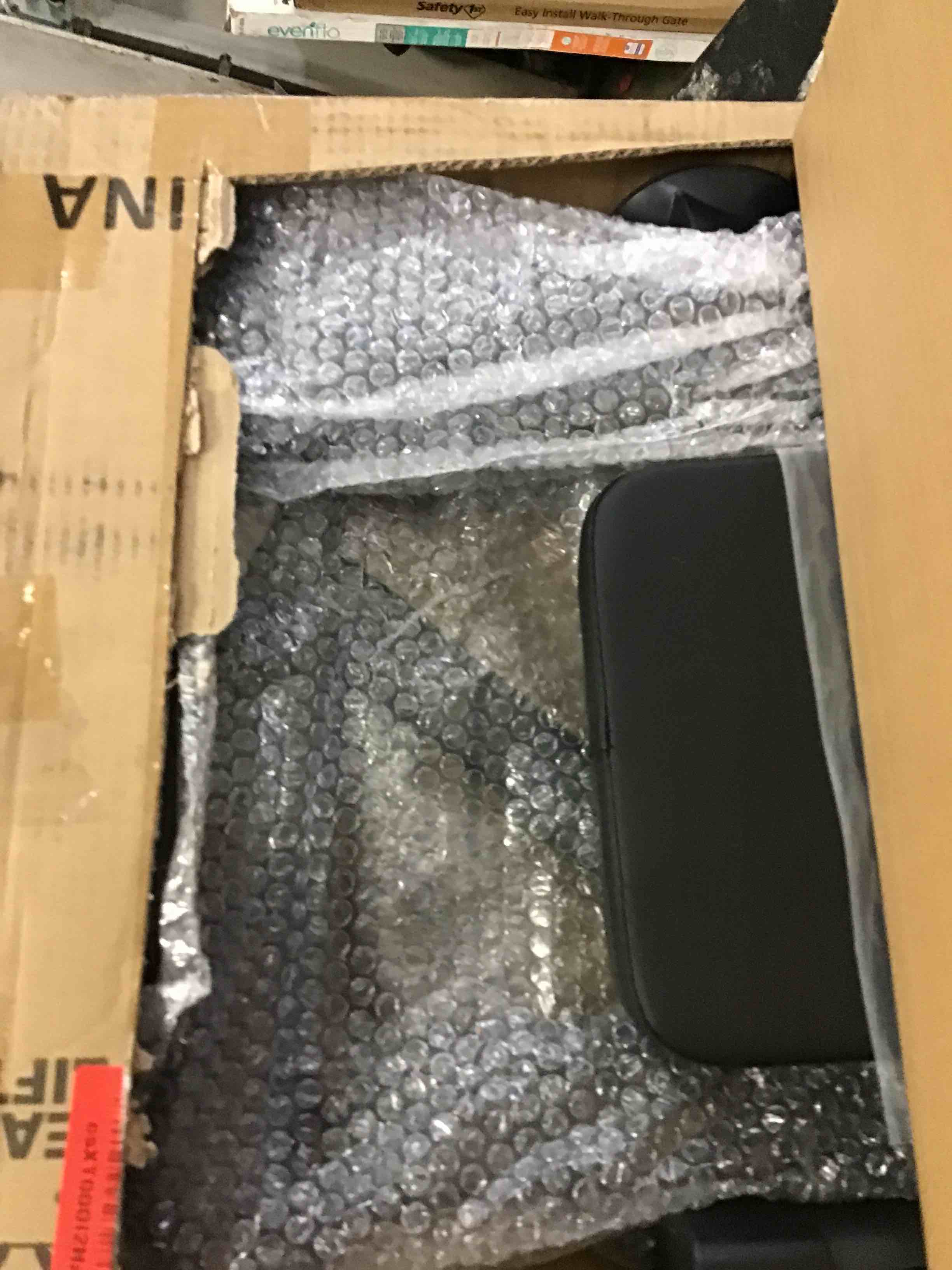 https://s3.amazonaws.com/lotting-images-prod/bidfta/BLU5003824_1694023783671.jpeg