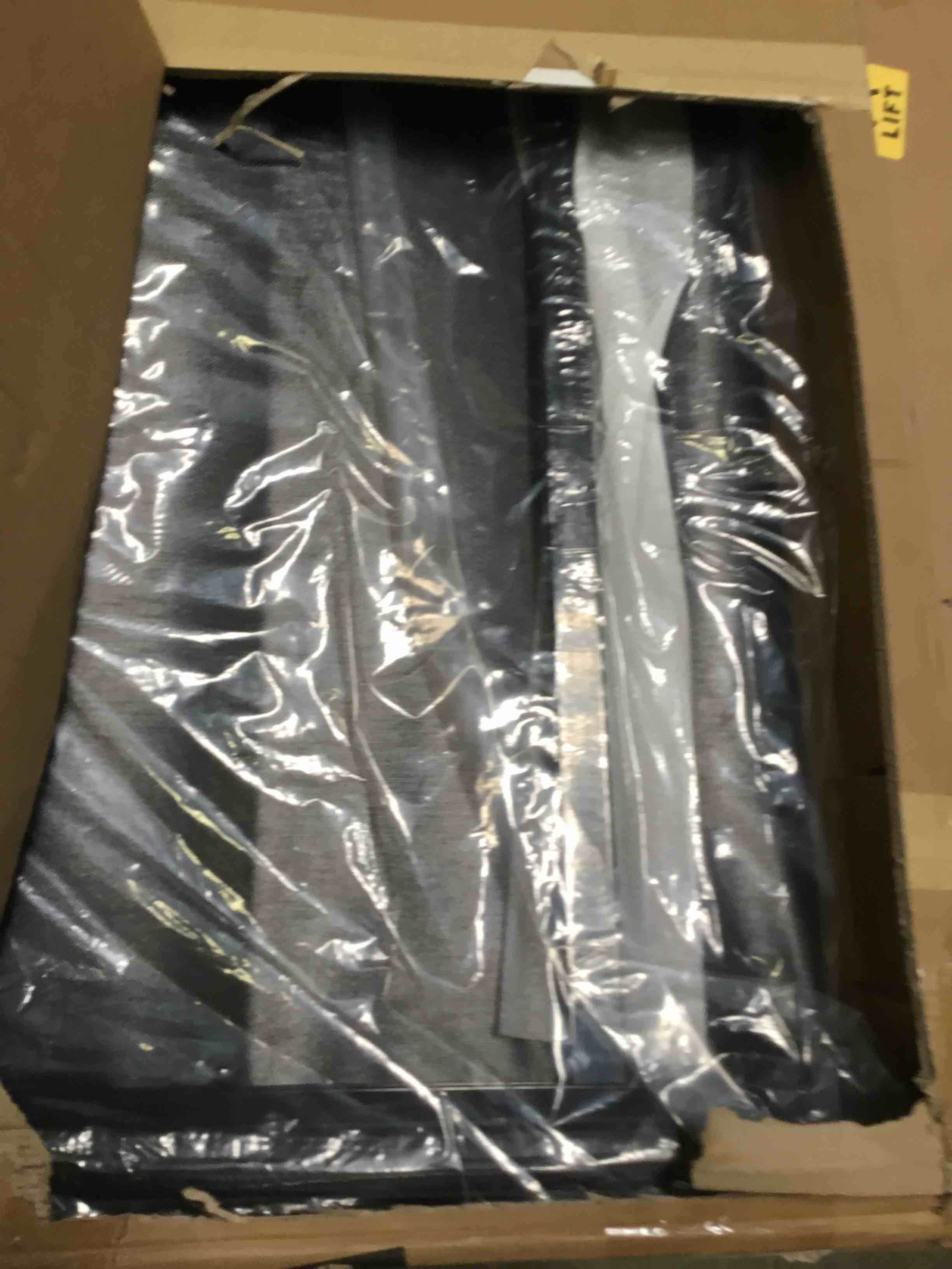 https://s3.amazonaws.com/lotting-images-prod/bidfta/BLU5003891_1694449852531.jpeg
