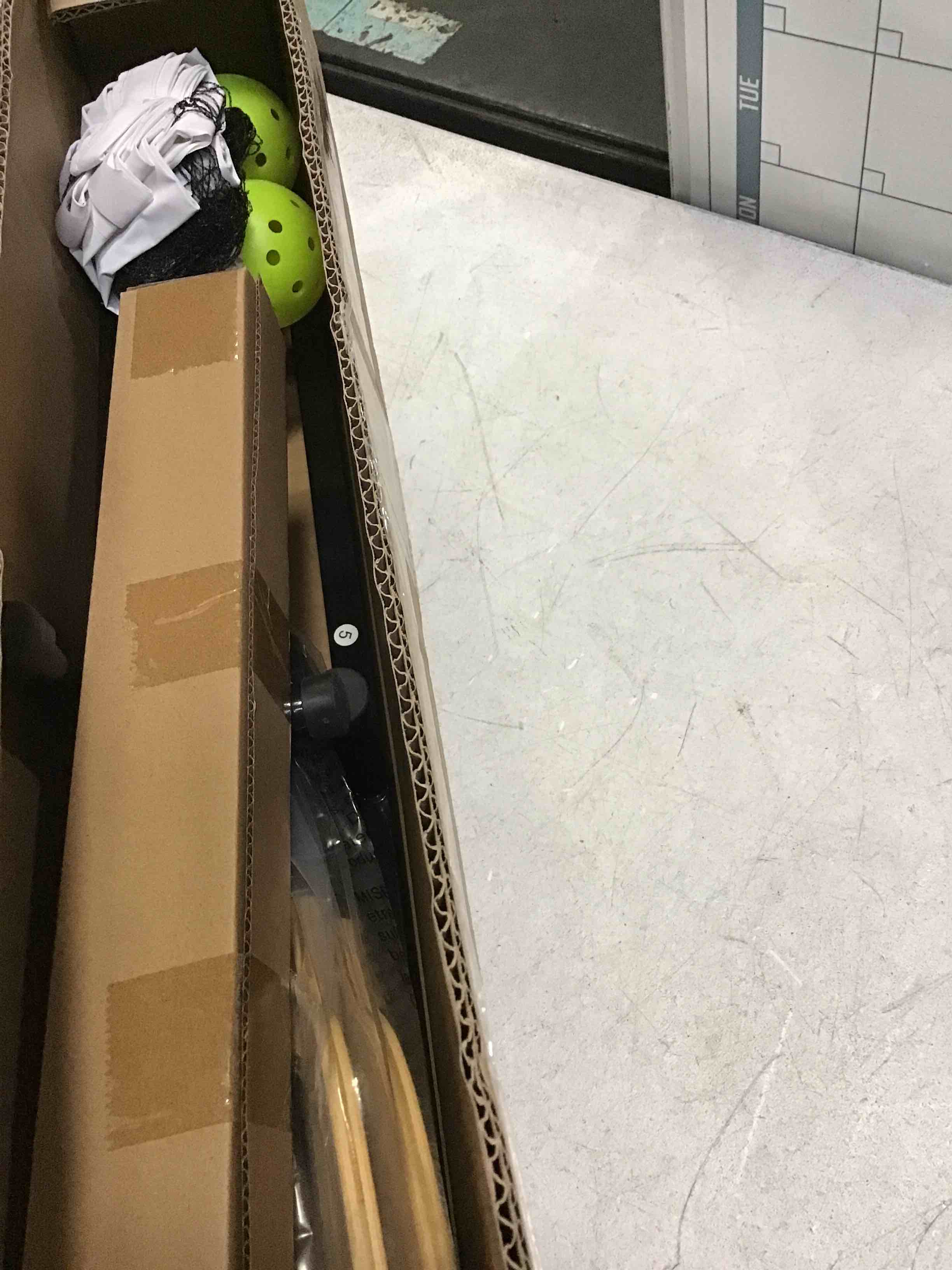 https://s3.amazonaws.com/lotting-images-prod/bidfta/BLU5004124_1694266289957.jpeg
