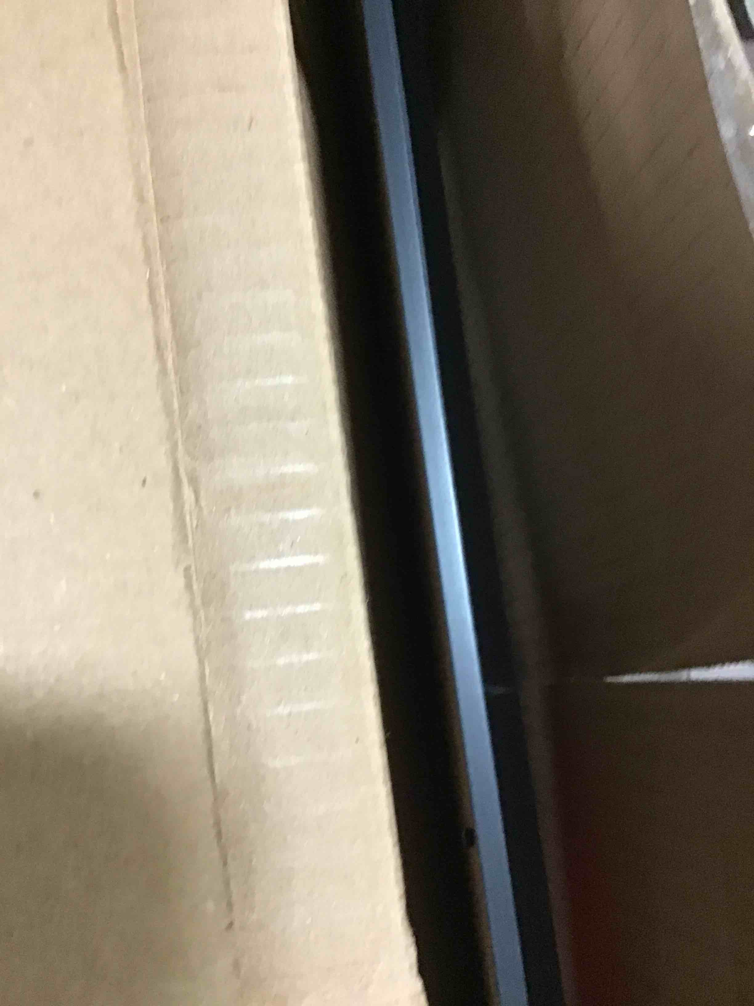 https://s3.amazonaws.com/lotting-images-prod/bidfta/BLU5004383_1694785176710.jpeg