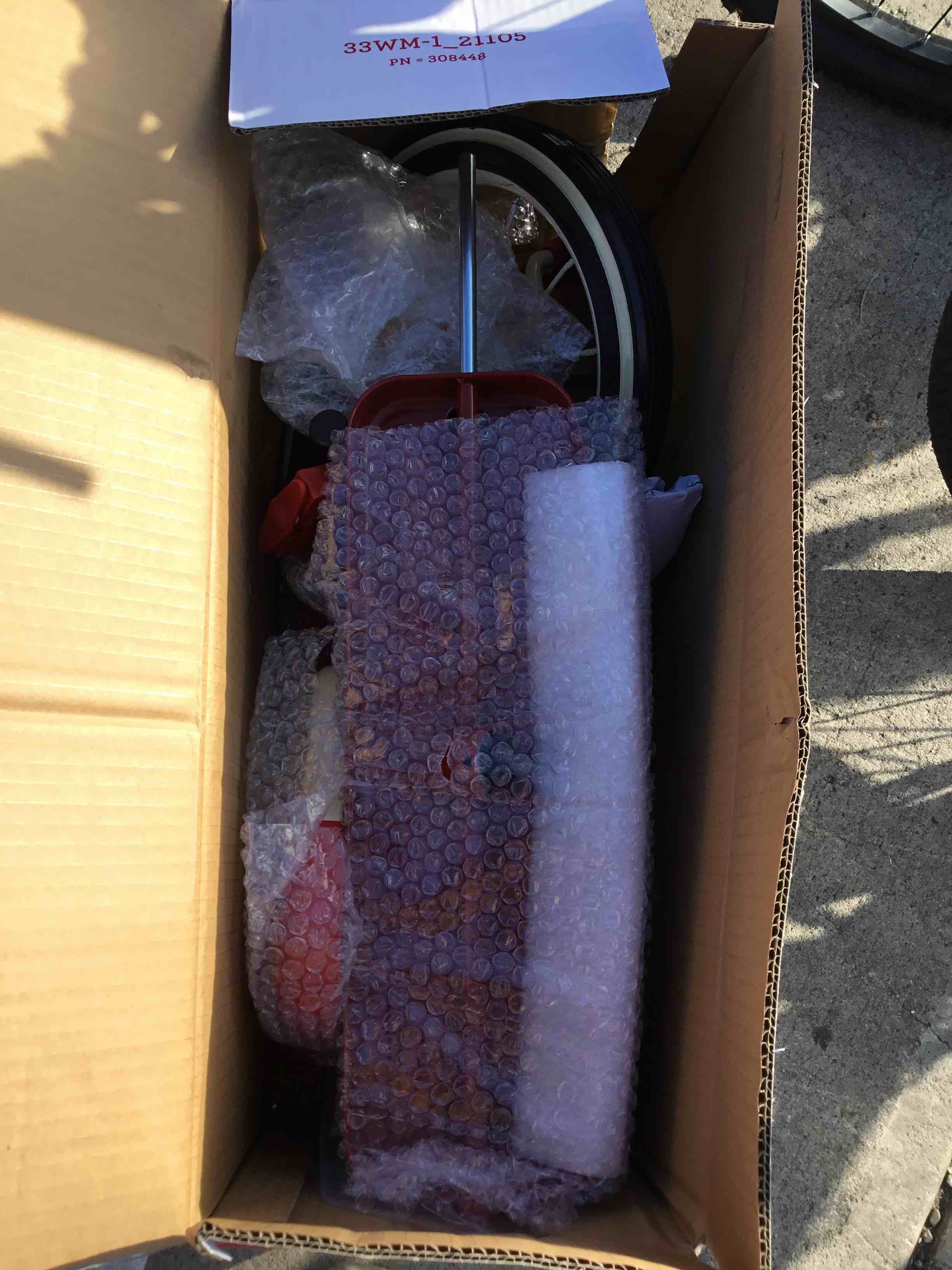 https://s3.amazonaws.com/lotting-images-prod/bidfta/BLU5007440_1693400854463.jpeg