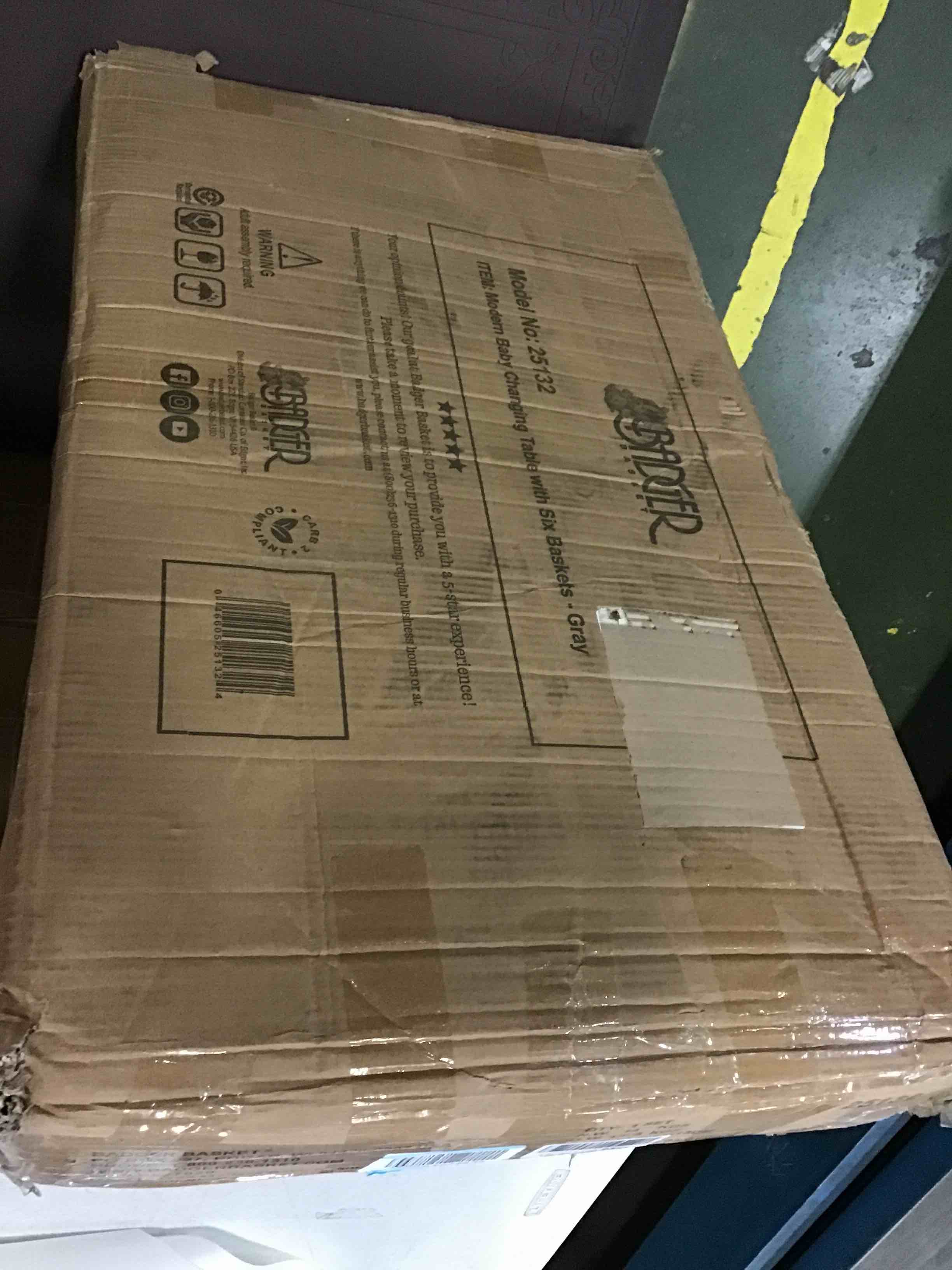 https://s3.amazonaws.com/lotting-images-prod/bidfta/BLU5007478_1692881865096.jpeg