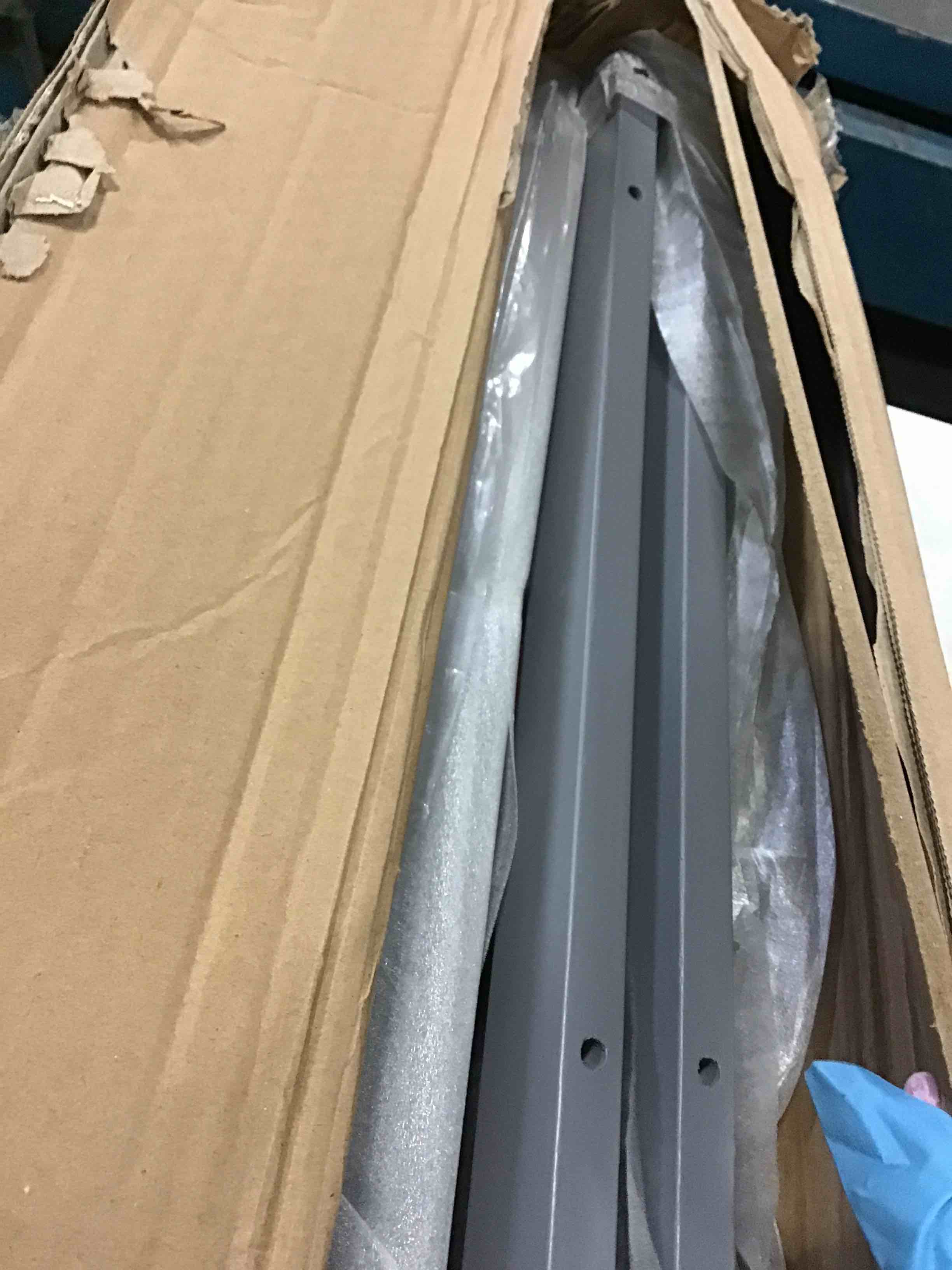 https://s3.amazonaws.com/lotting-images-prod/bidfta/BLU5007478_1692881909924.jpeg